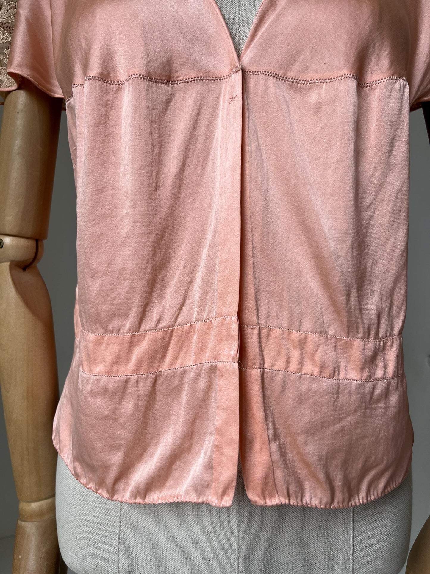1930s Pink Silk Bed Jacket with Lace