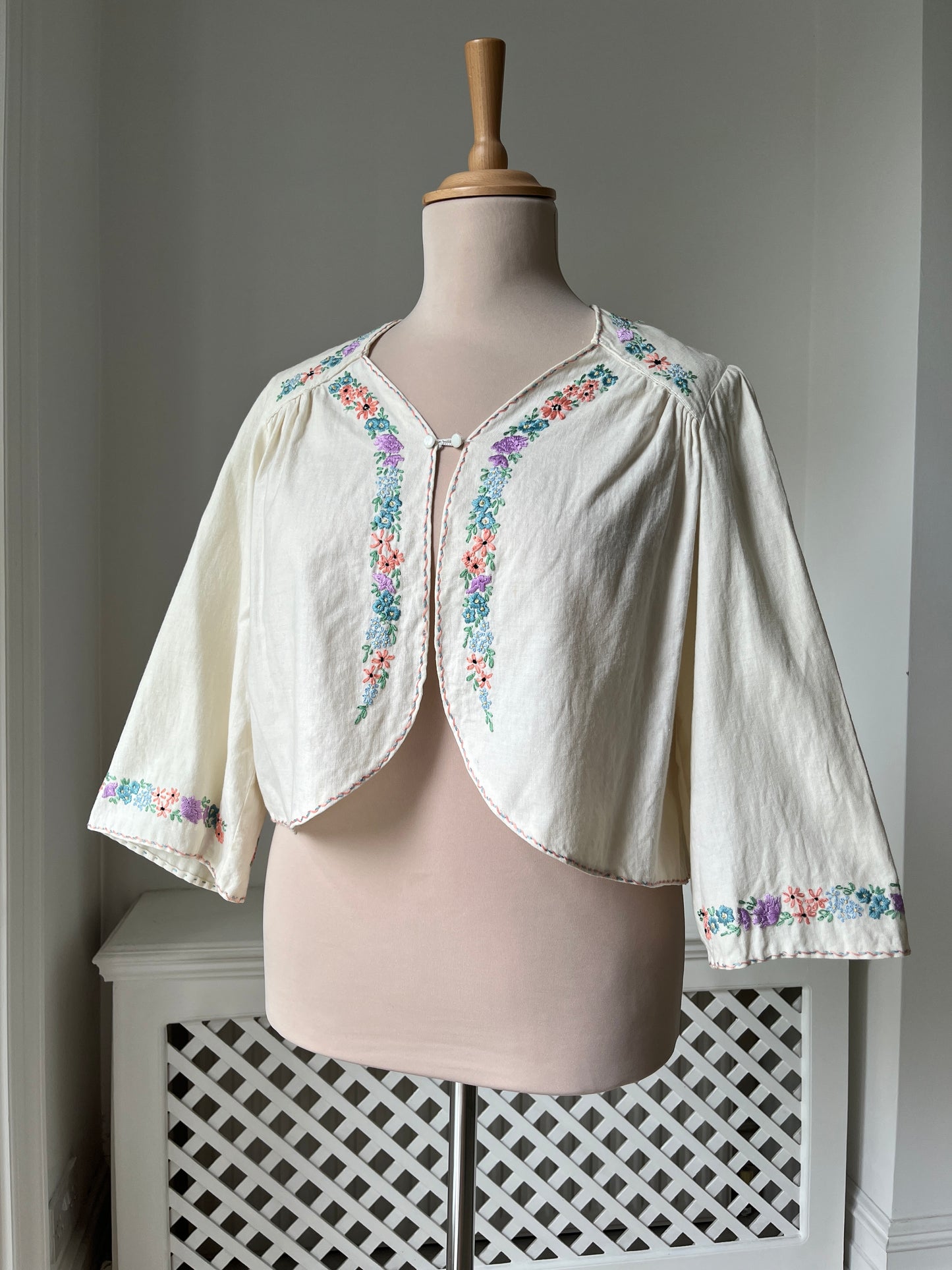 1940s Hand Embroidered Cotton Bed Jacket