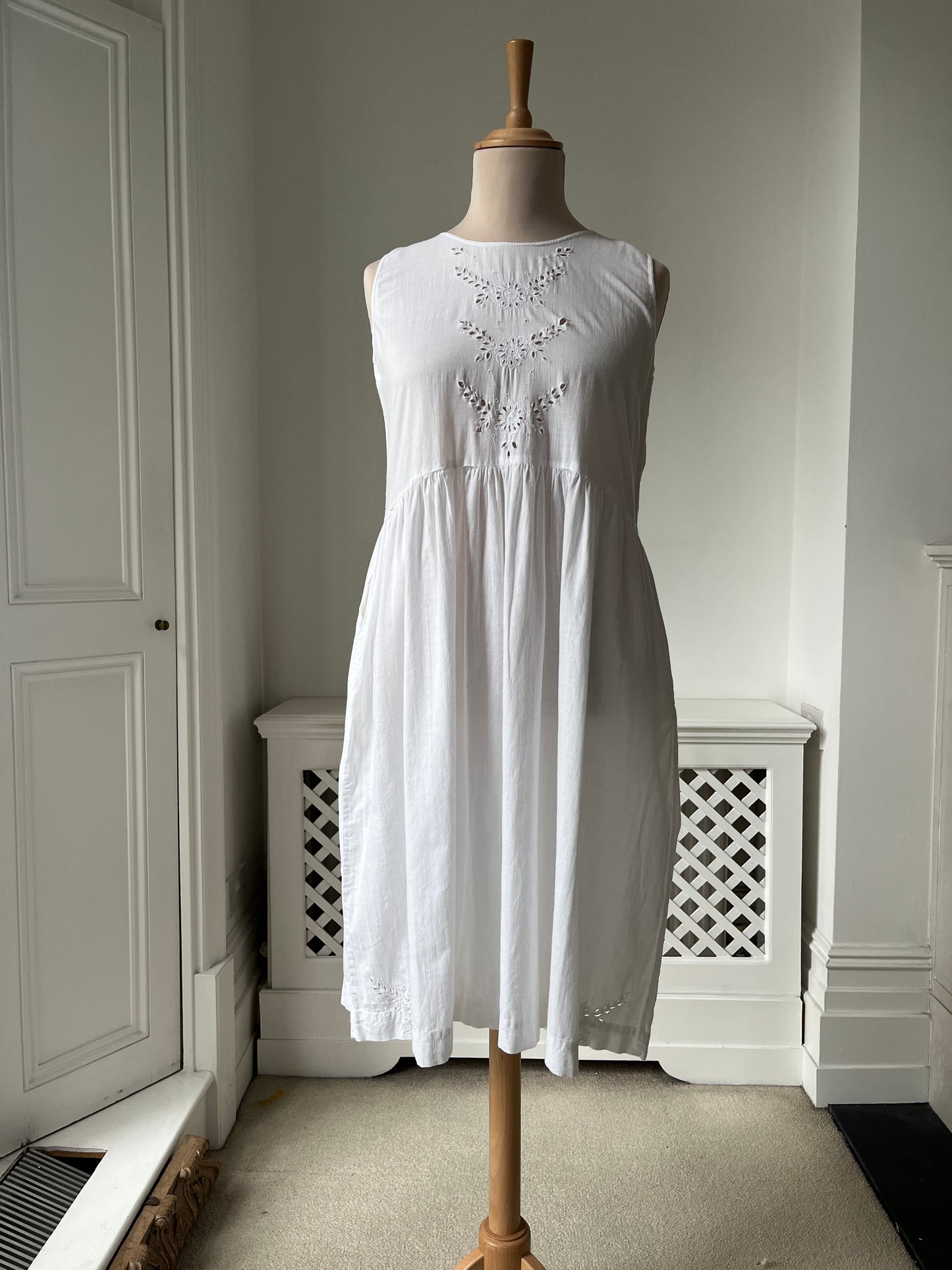 1980s White Cotton Summer Dress