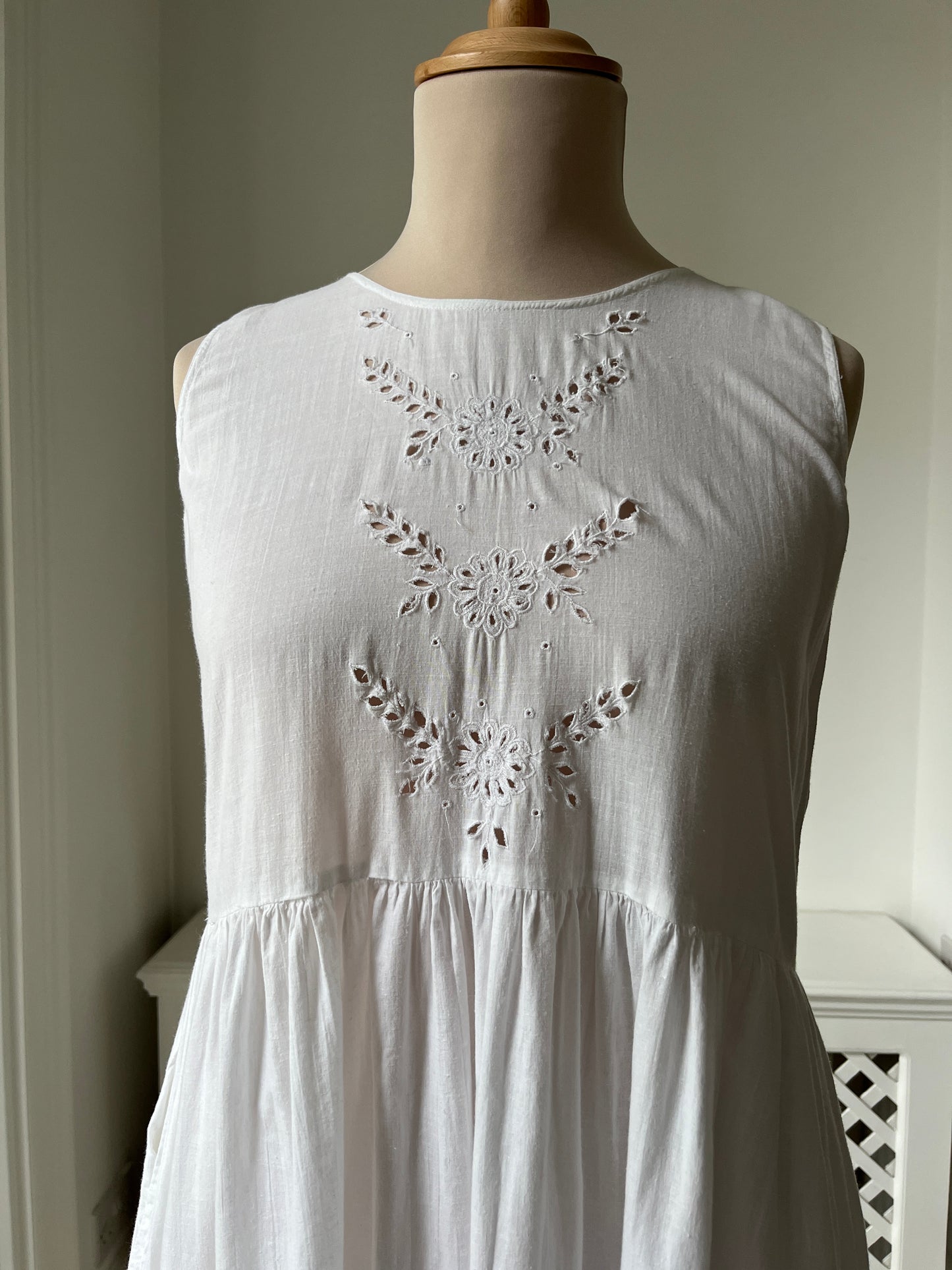 1980s White Cotton Summer Dress