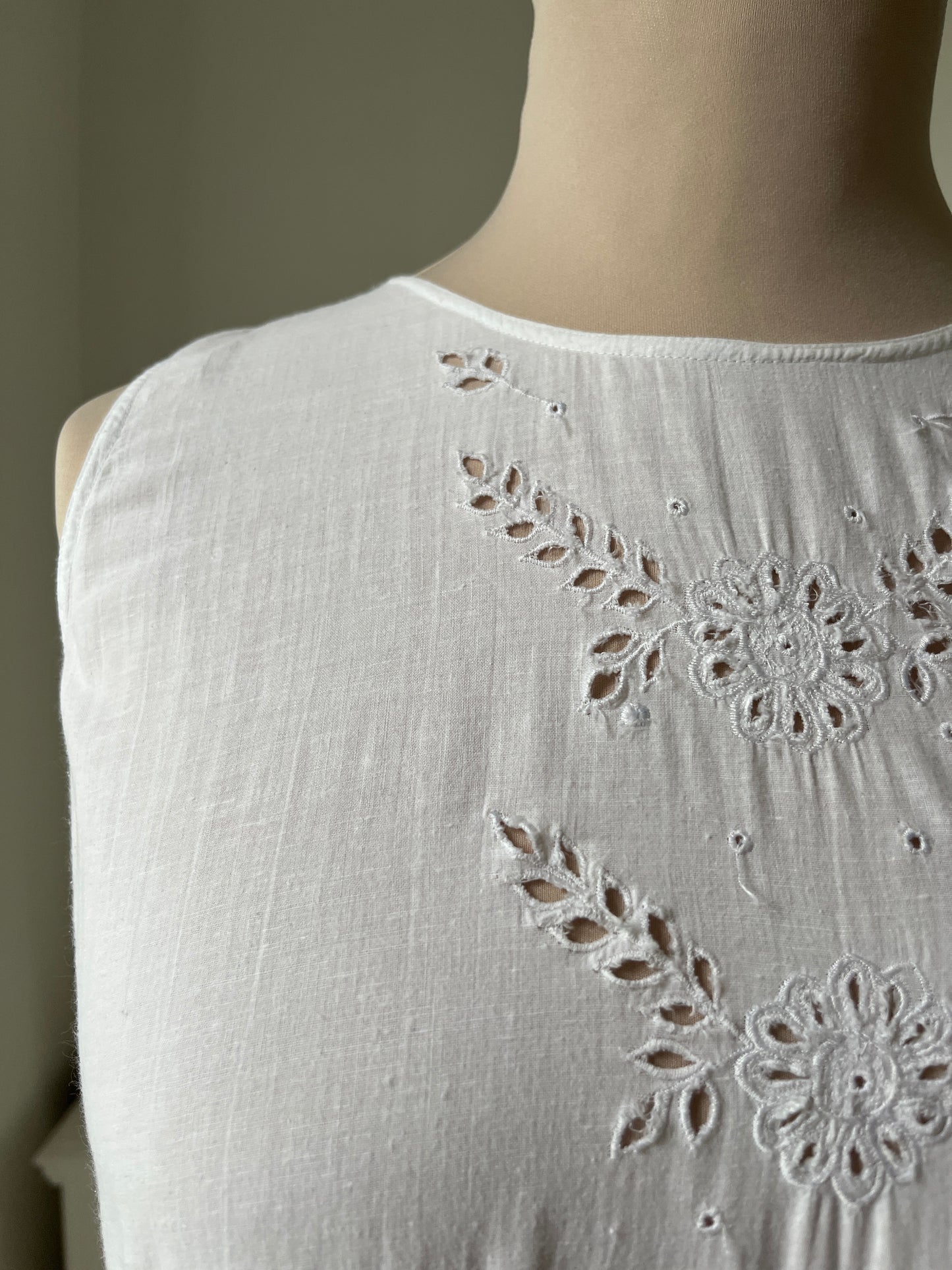 1980s White Cotton Summer Dress