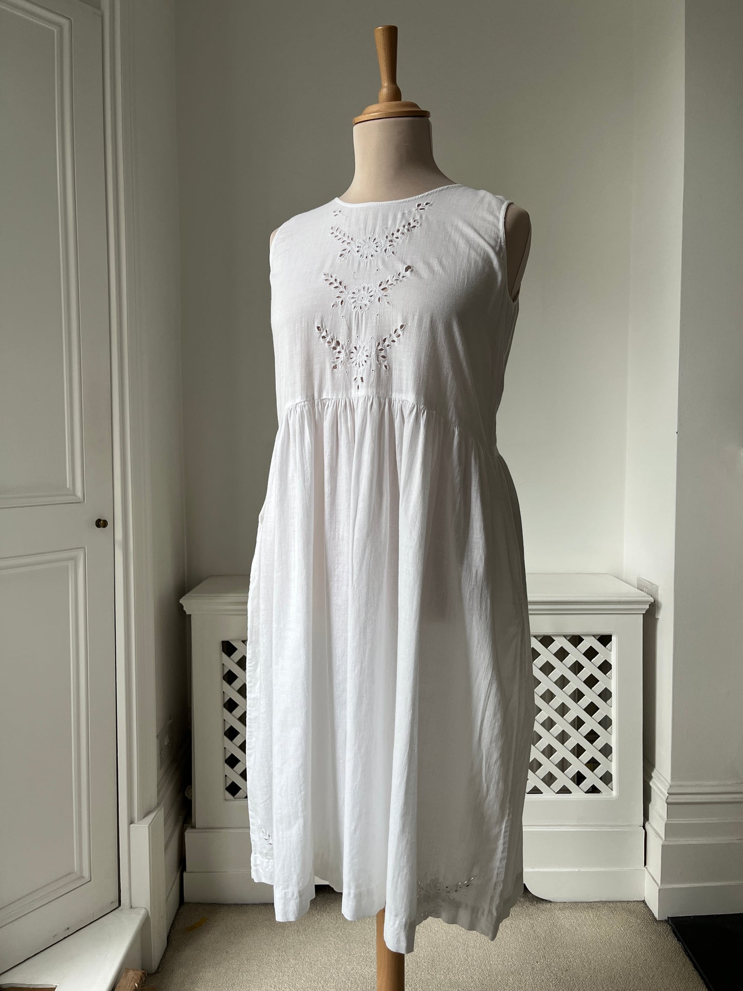 1980s White Cotton Summer Dress