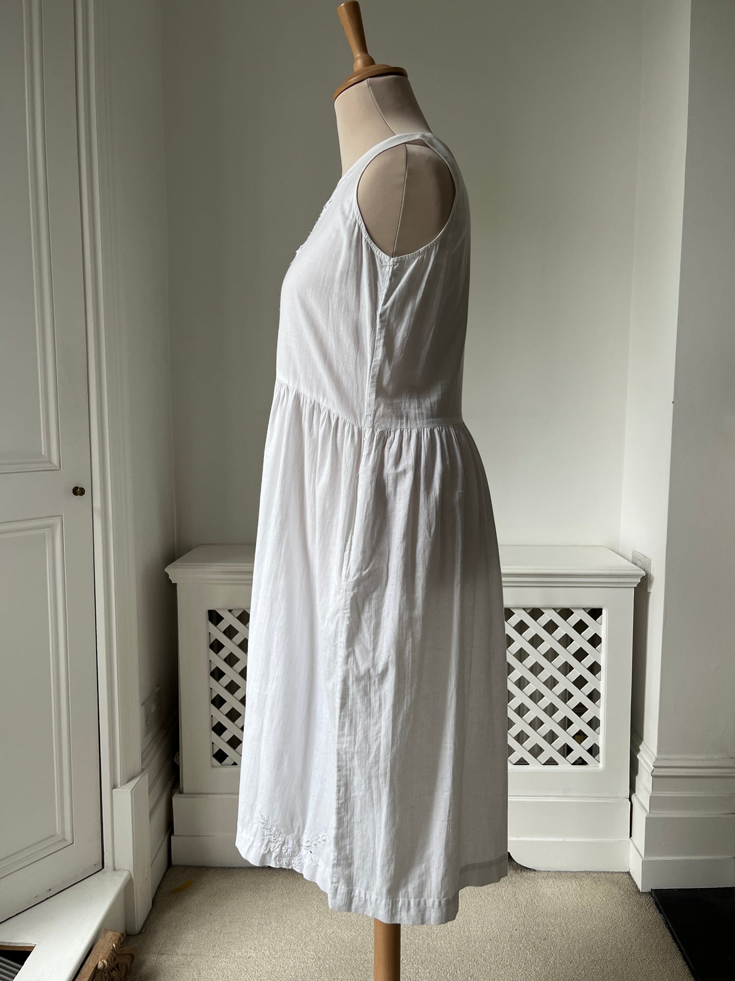 1980s White Cotton Summer Dress