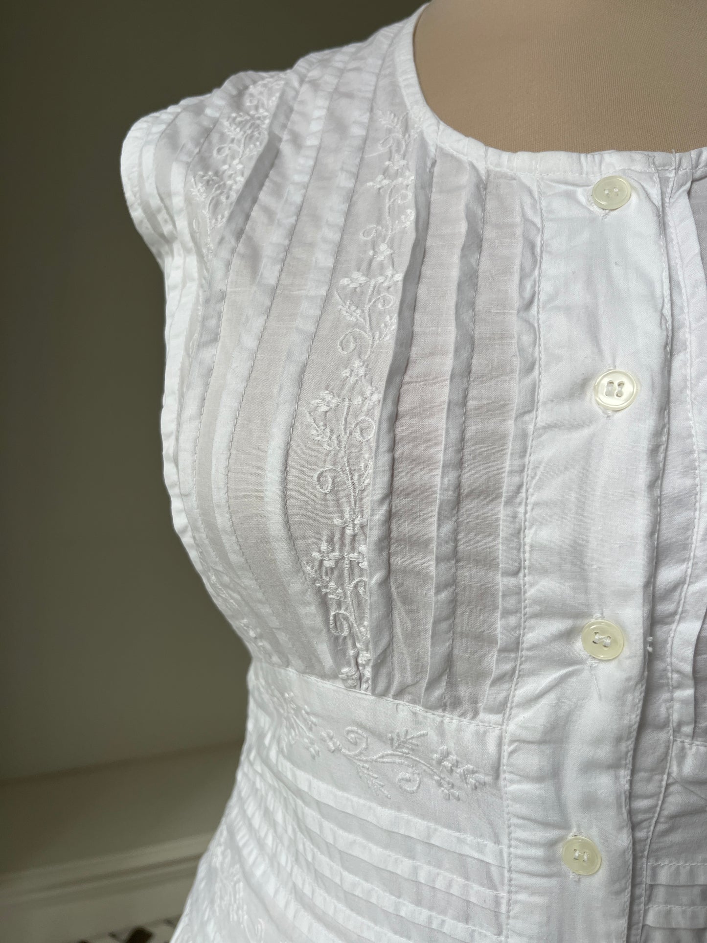 2000s White Cotton Embroidered Summer Dress