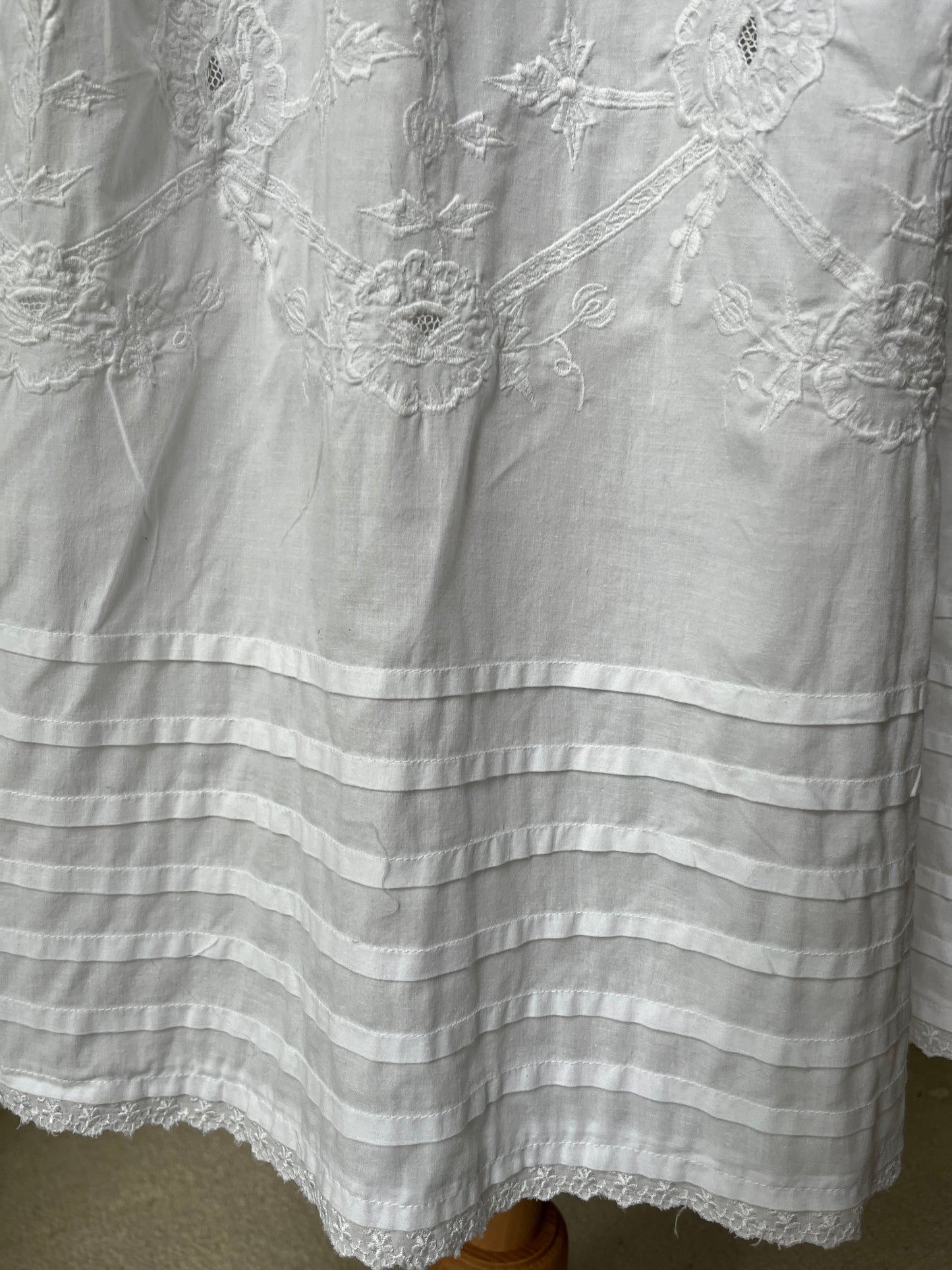 2000s White Cotton Embroidered Summer Dress