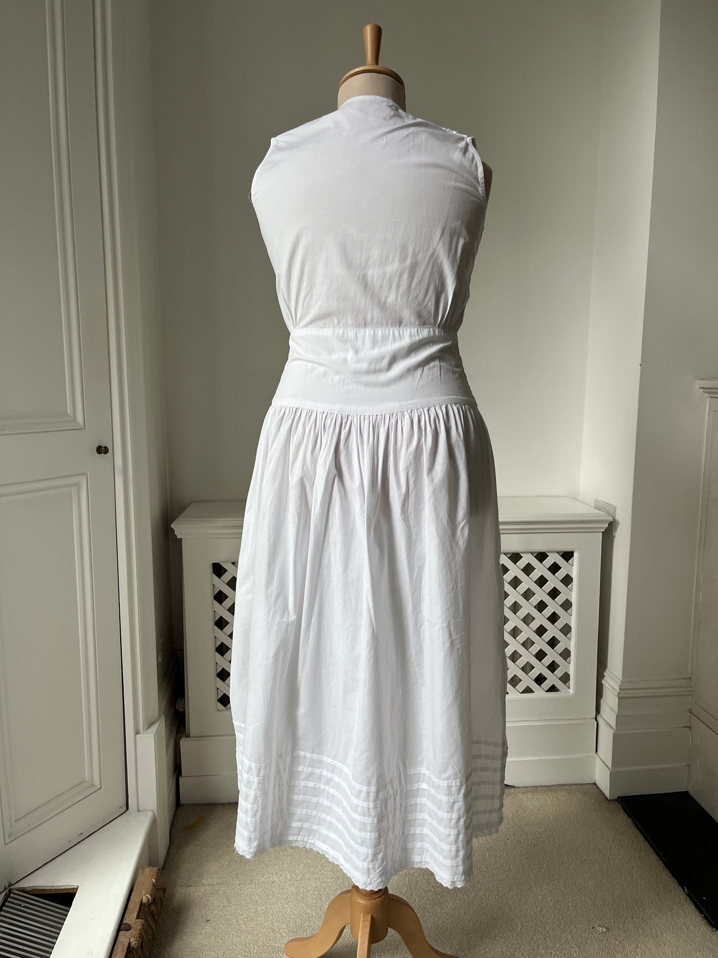 2000s White Cotton Embroidered Summer Dress