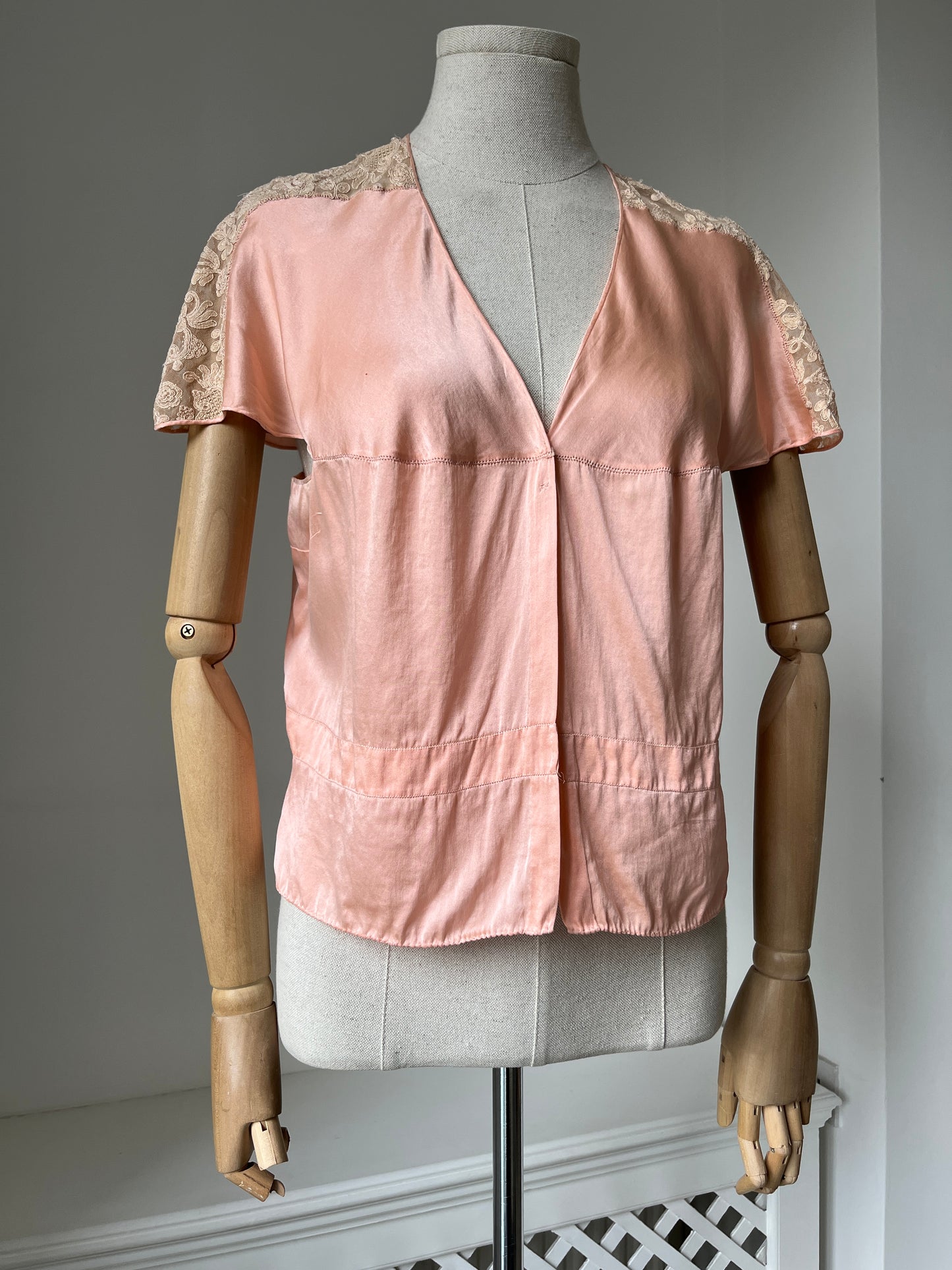 1930s Pink Silk Bed Jacket with Lace
