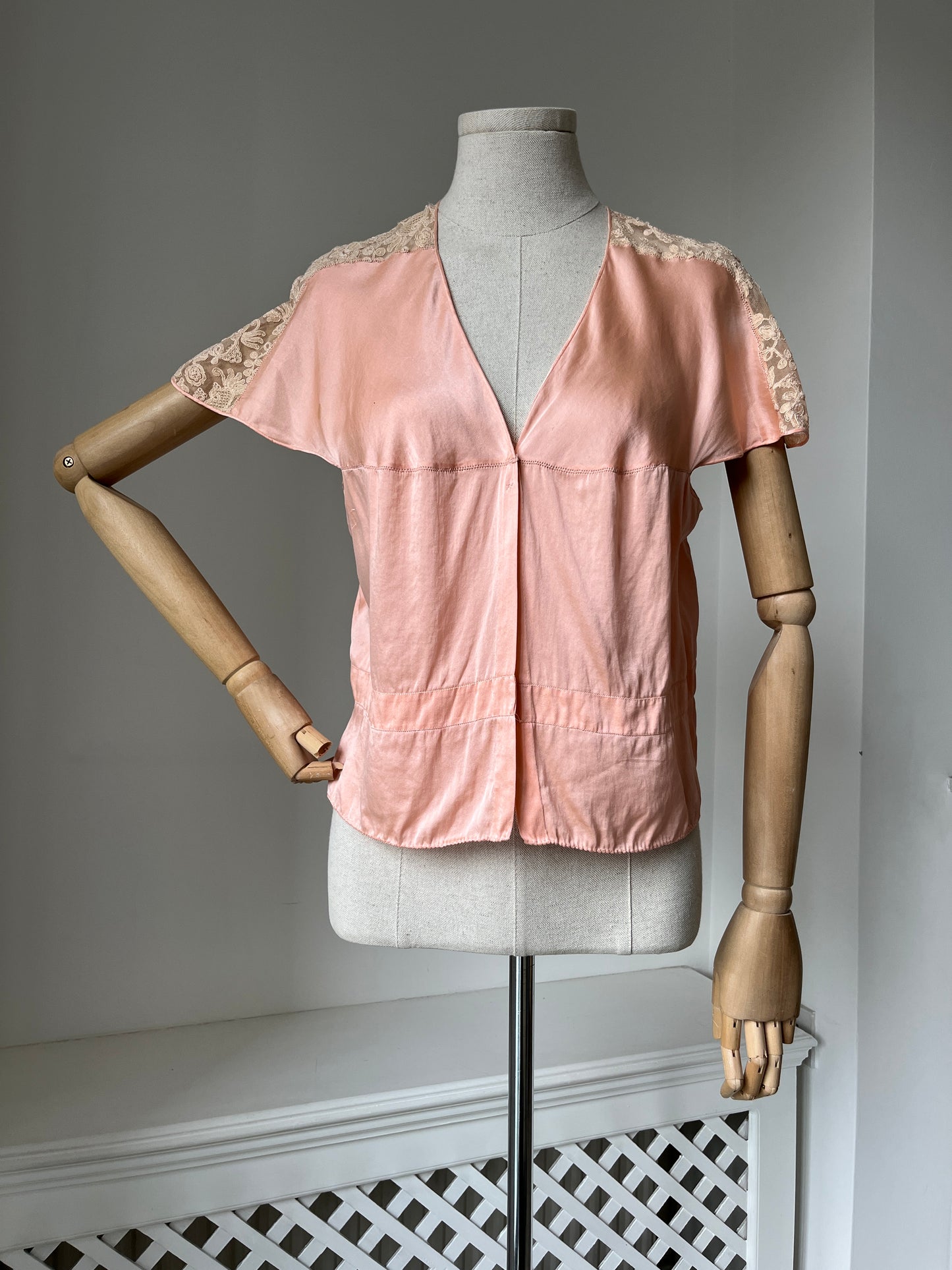 1930s Pink Silk Bed Jacket with Lace