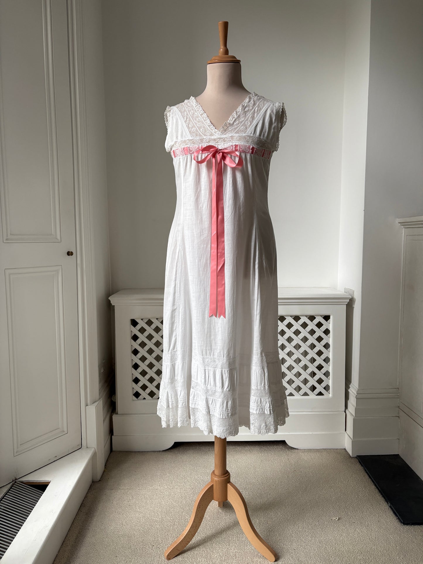 1900s 1910s Edwardian Cotton Nightdress with Ribbon