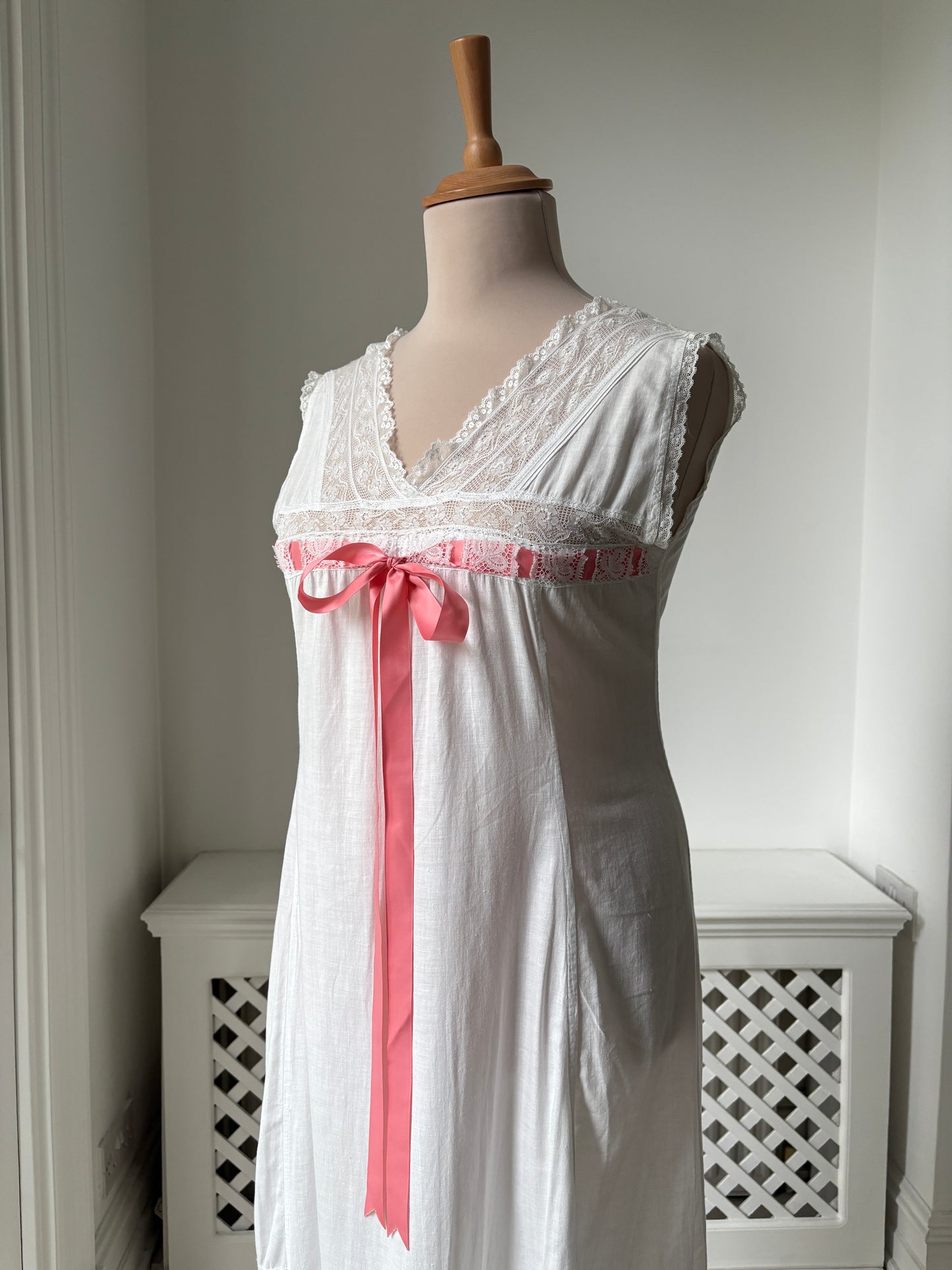 1900s 1910s Edwardian Cotton Nightdress with Ribbon