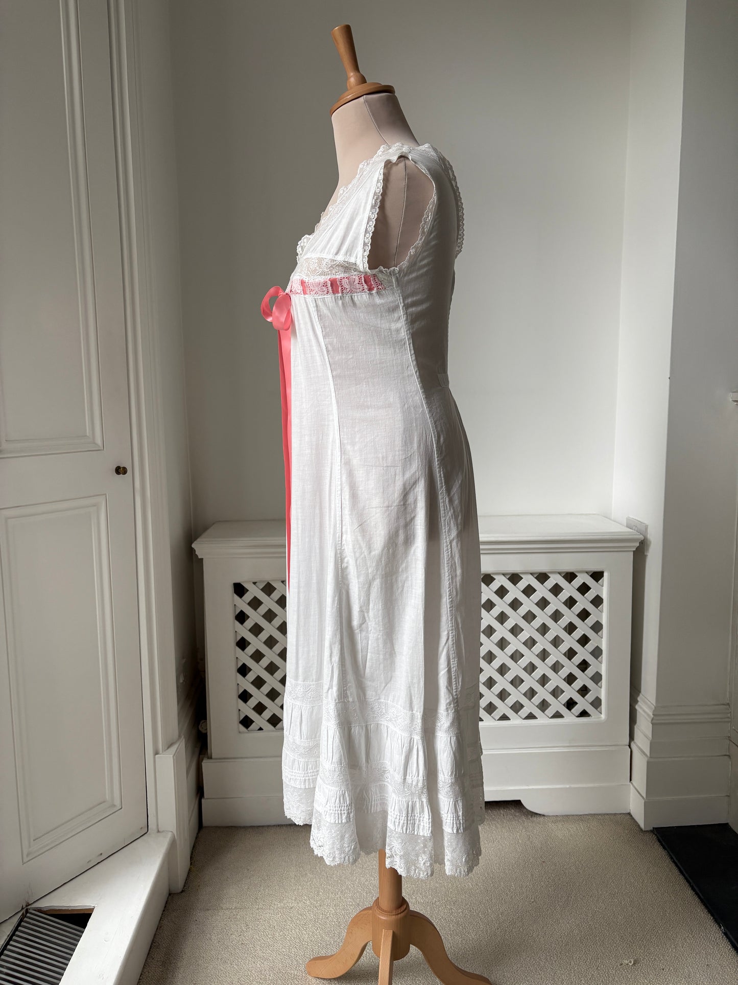 1900s 1910s Edwardian Cotton Nightdress with Ribbon