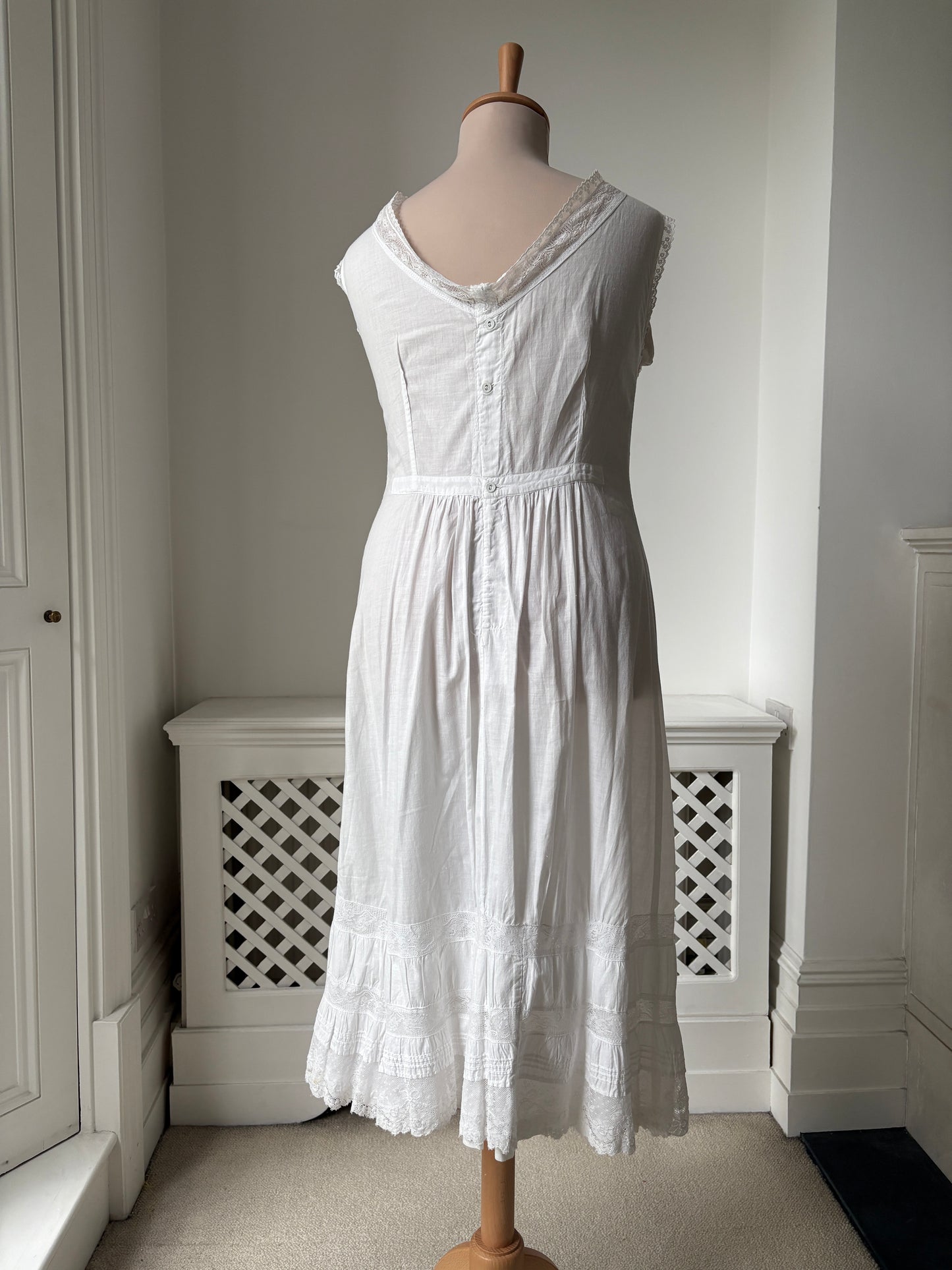 1900s 1910s Edwardian Cotton Nightdress with Ribbon