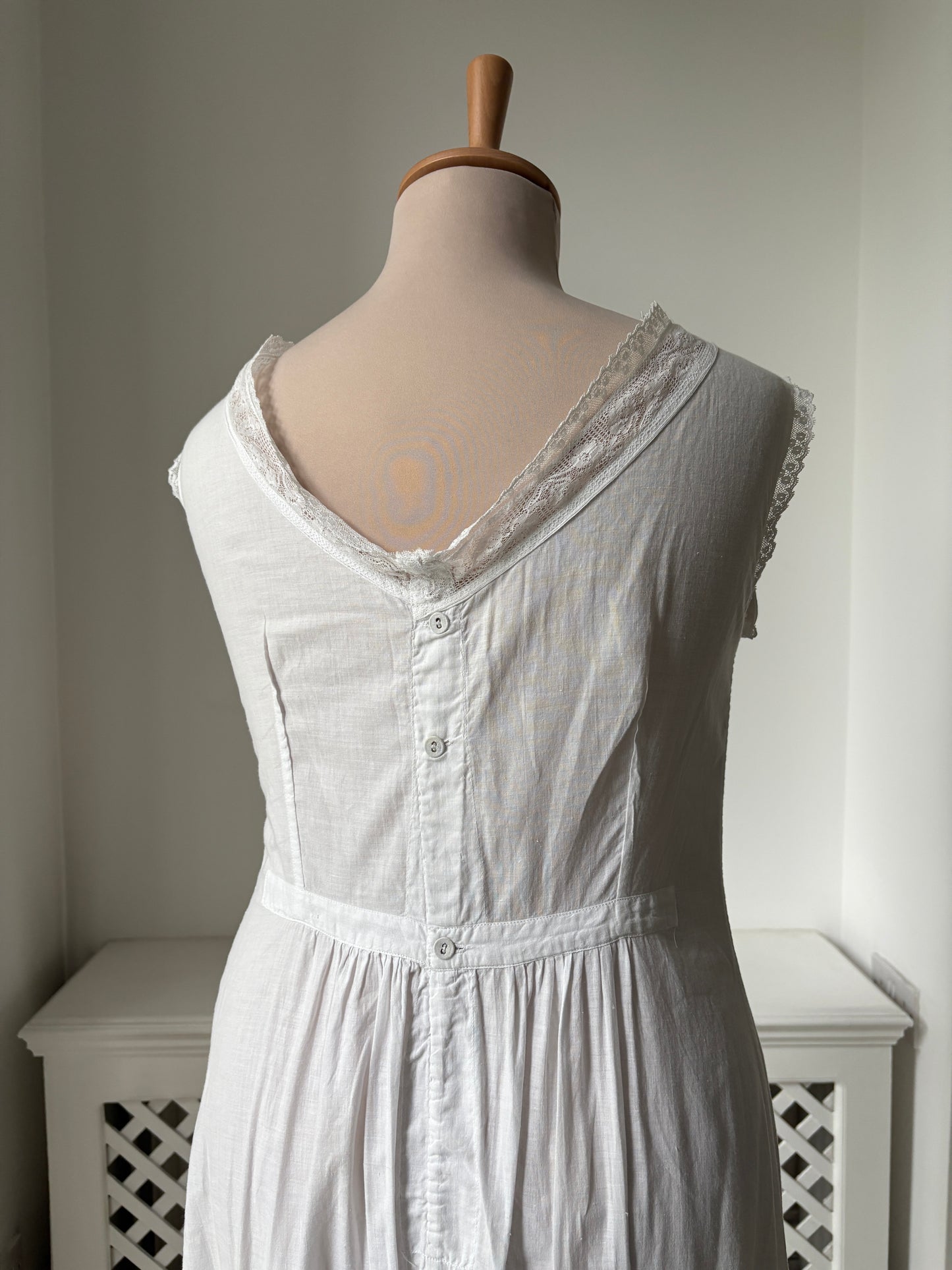 1900s 1910s Edwardian Cotton Nightdress with Ribbon