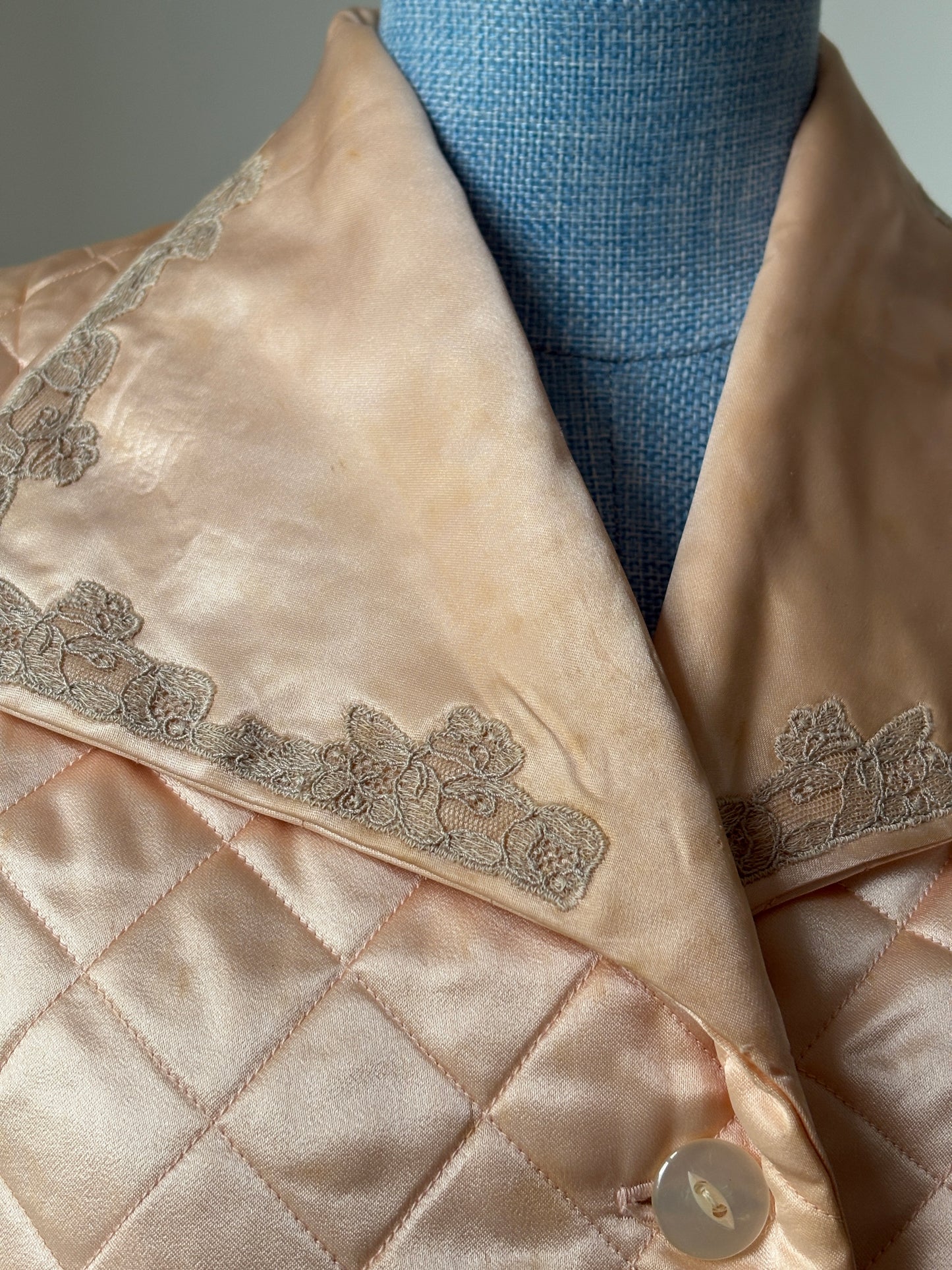 1950s Pink Quilted Bed Jacket