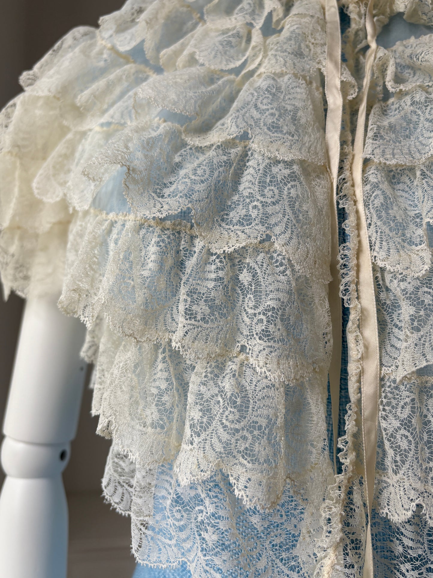 1950s Ruffle Lace Bed Jacket