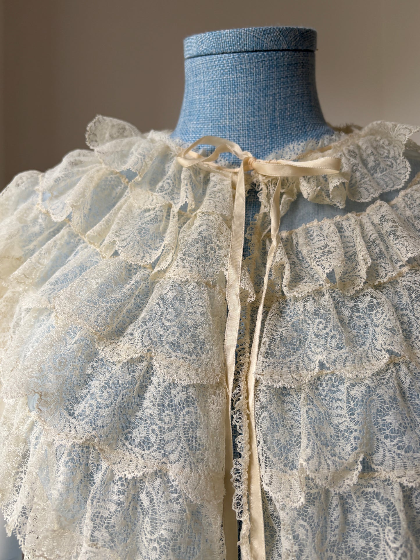 1950s Ruffle Lace Bed Jacket