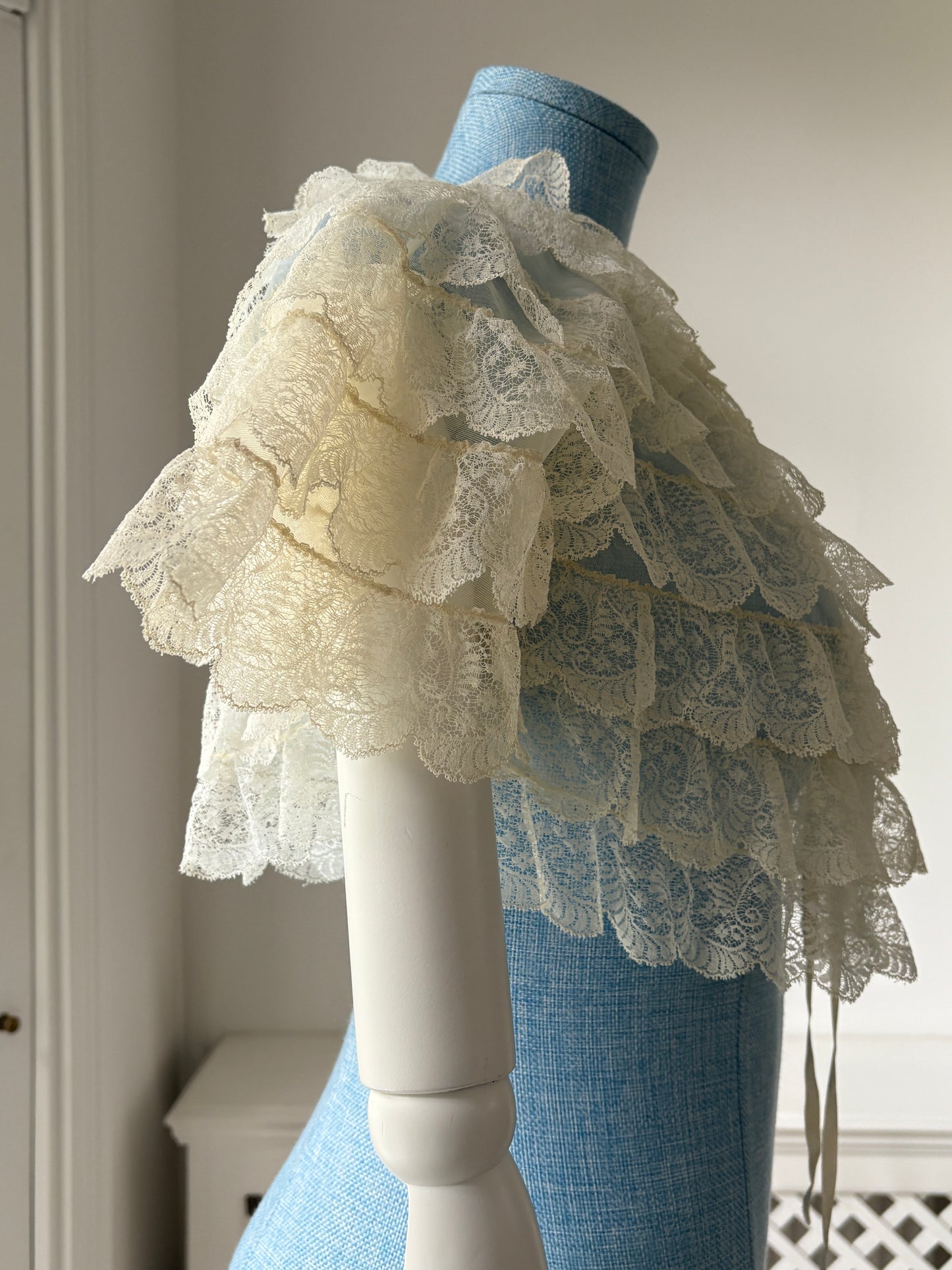 1950s Ruffle Lace Bed Jacket