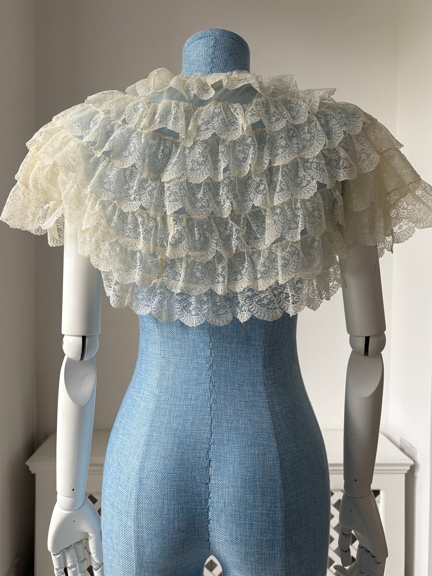 1950s Ruffle Lace Bed Jacket