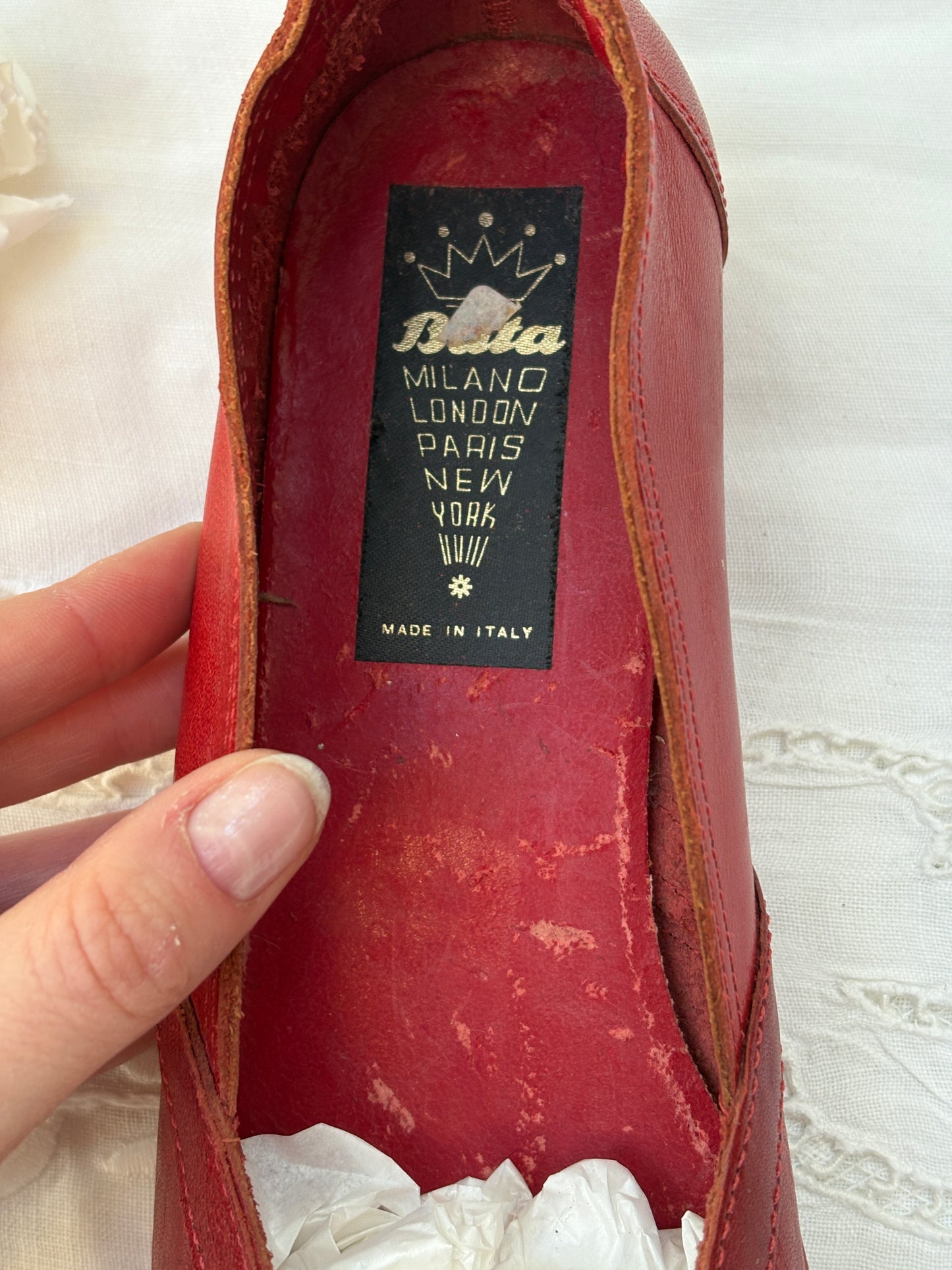 1950s 1960s Red Leather Wedge Shoes