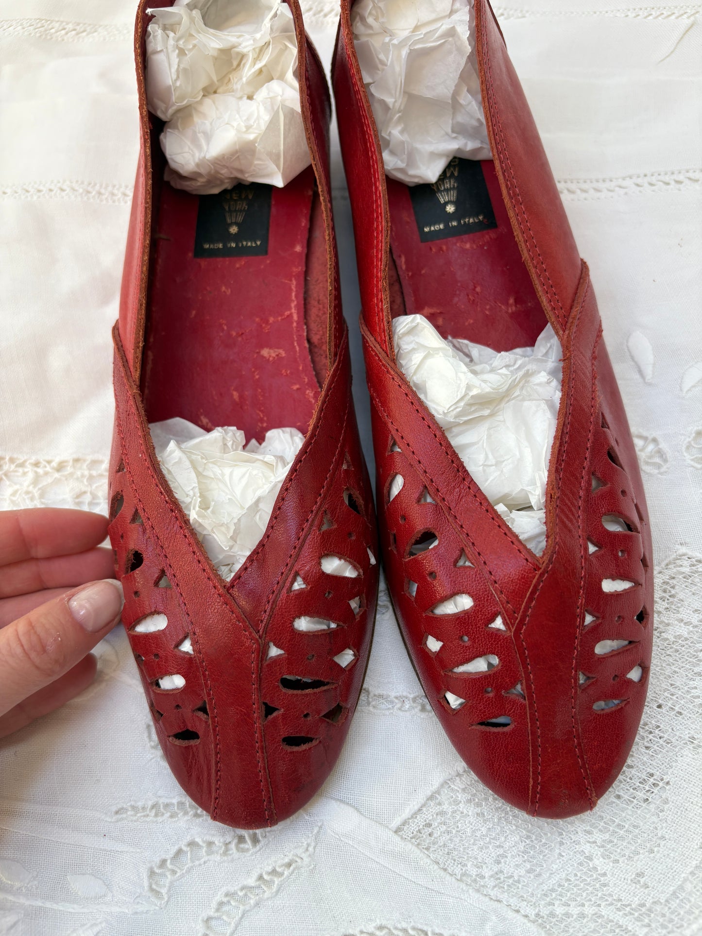 1950s 1960s Red Leather Wedge Shoes