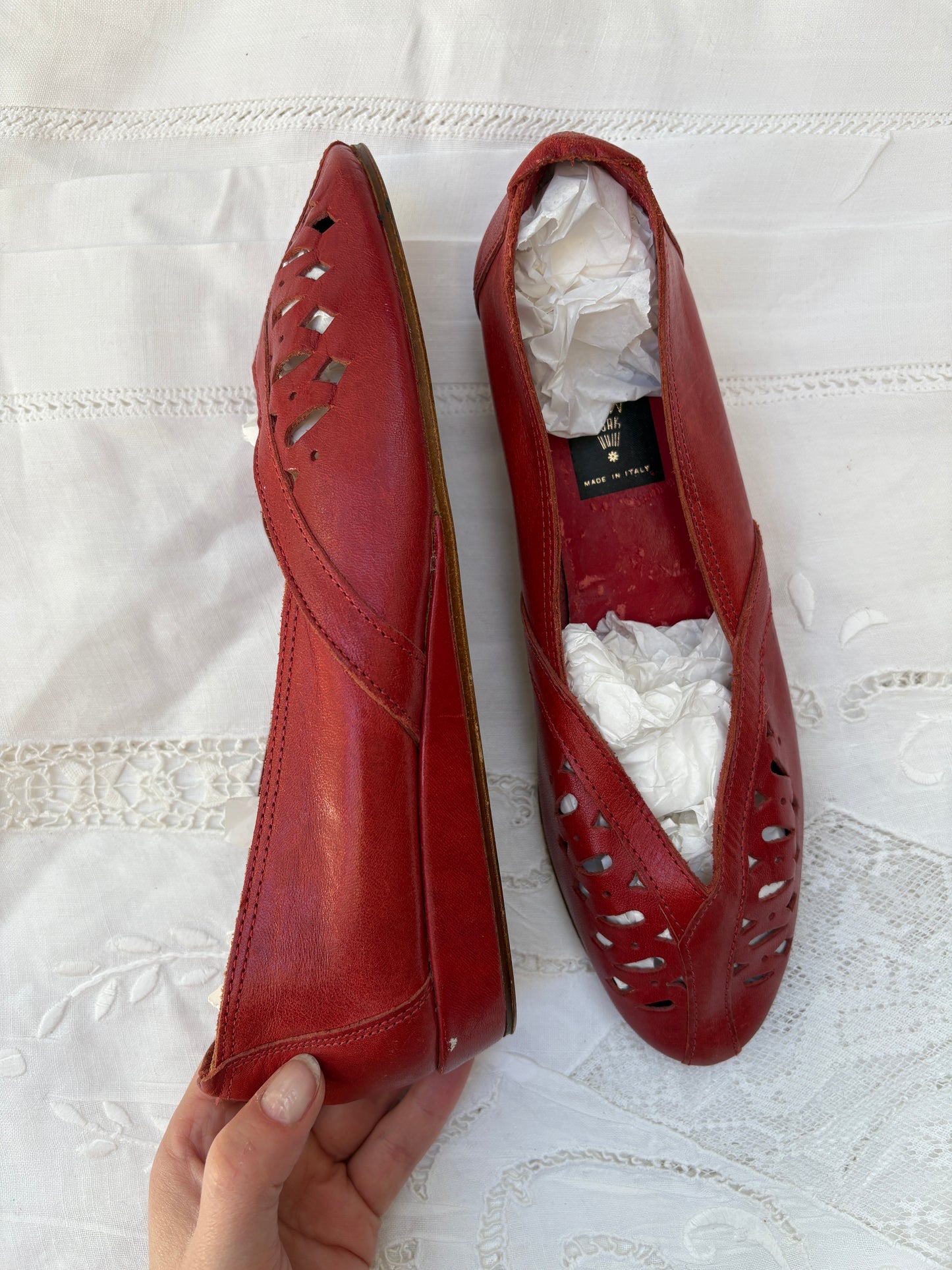1950s 1960s Red Leather Wedge Shoes