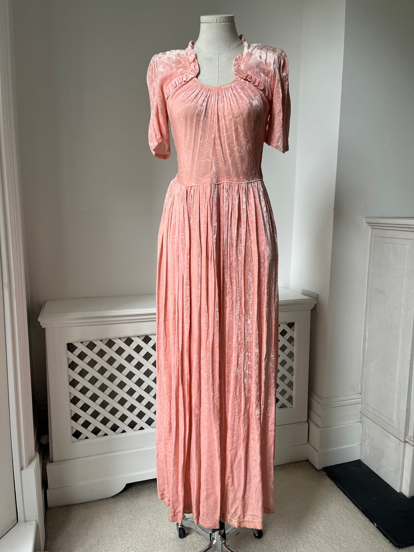 1930s 1940s Pink Velvet 'Lee Delman' Evening Gown