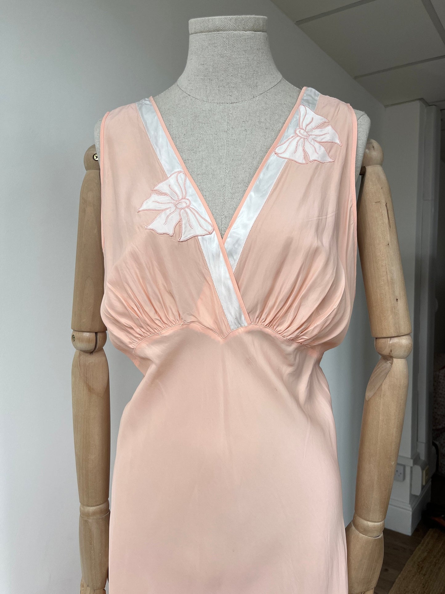 1940s Rayon Crepe Bias Cut Slip Nightdress