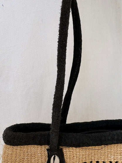 1990s Straw Handbag with Cowrie Shells
