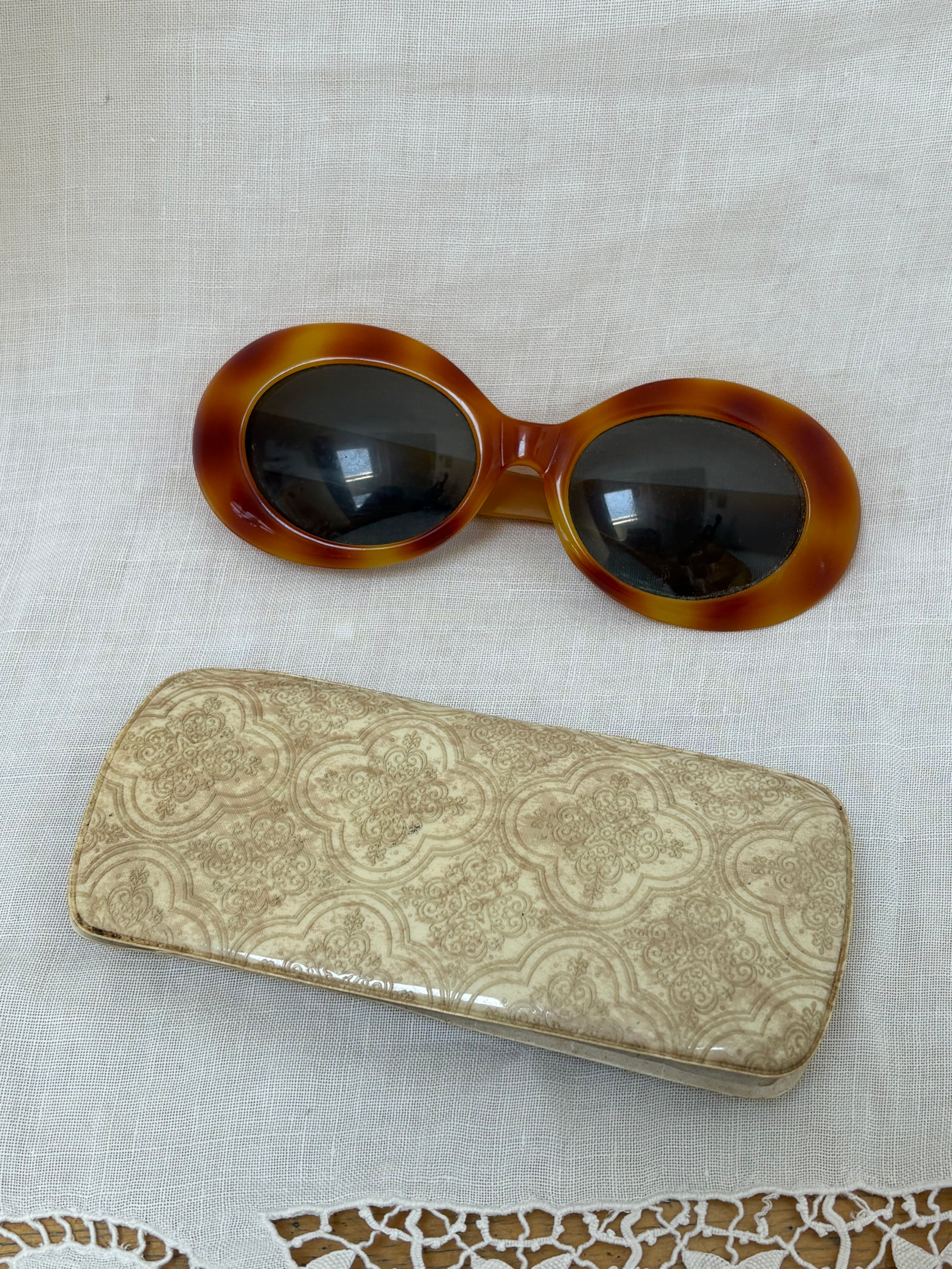 1970s Oval Sunglasses