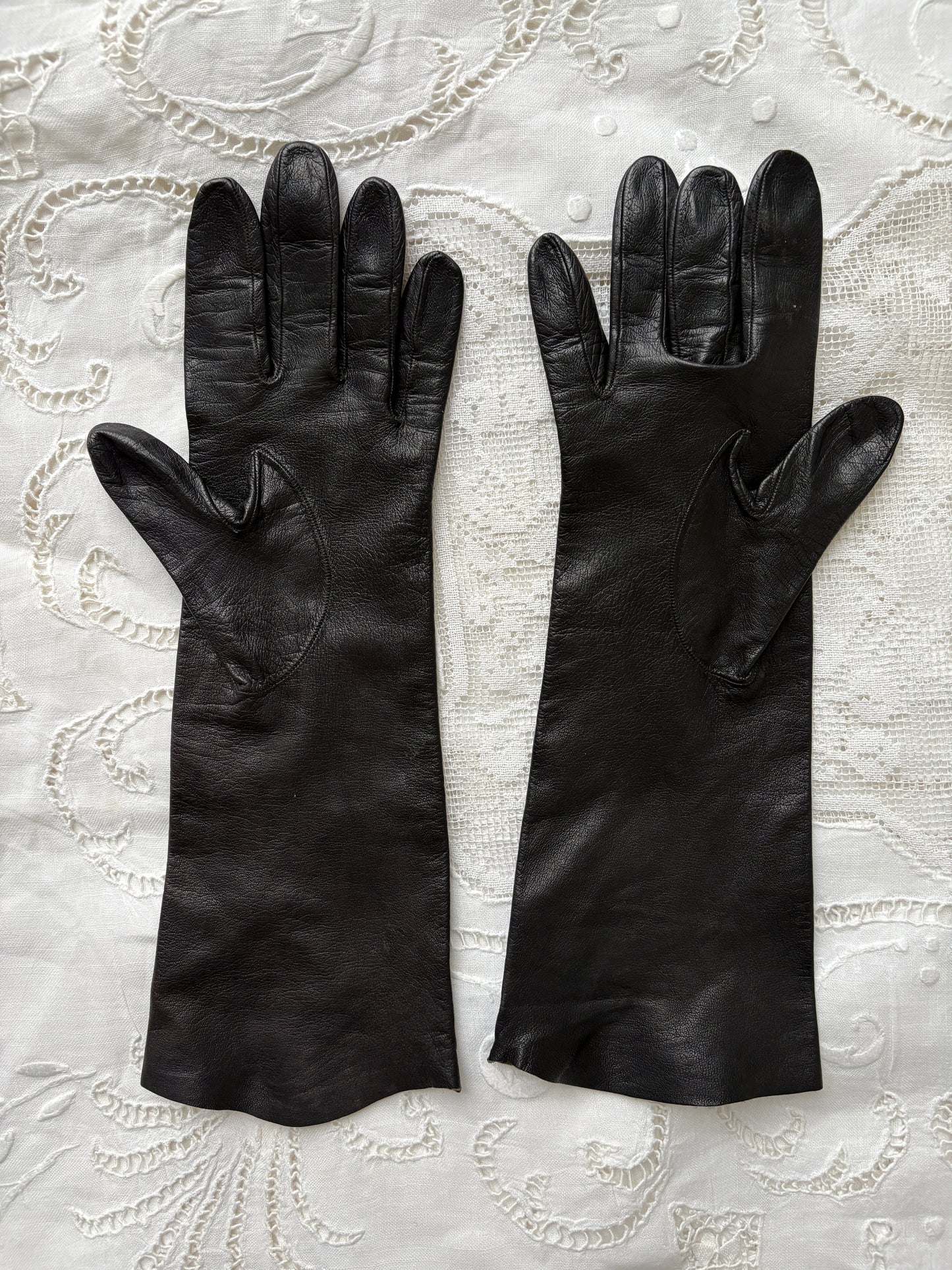 1960s Black Leather Gloves