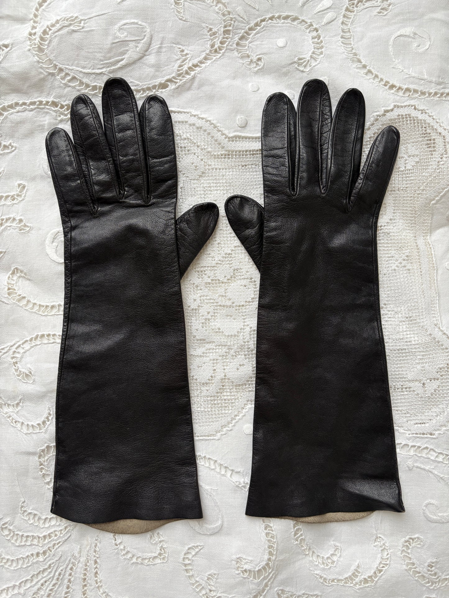 1960s Black Leather Gloves