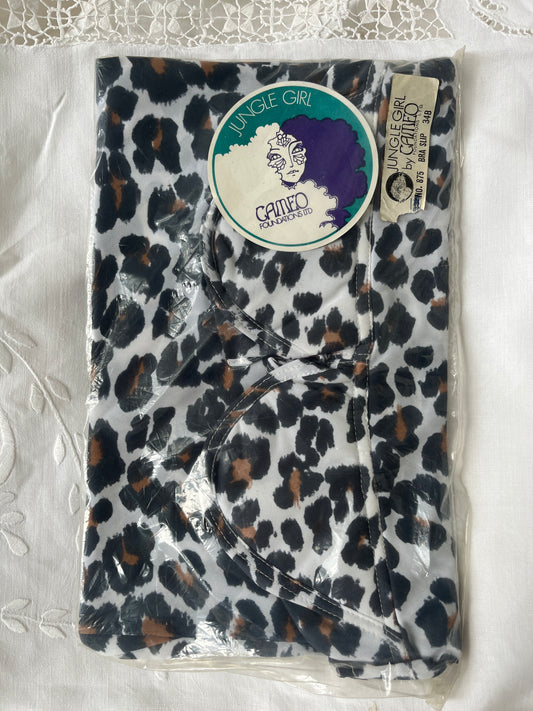 1960s *deadstock* 'Jungle Girl from Cameo' New Old Stock Slip (2)