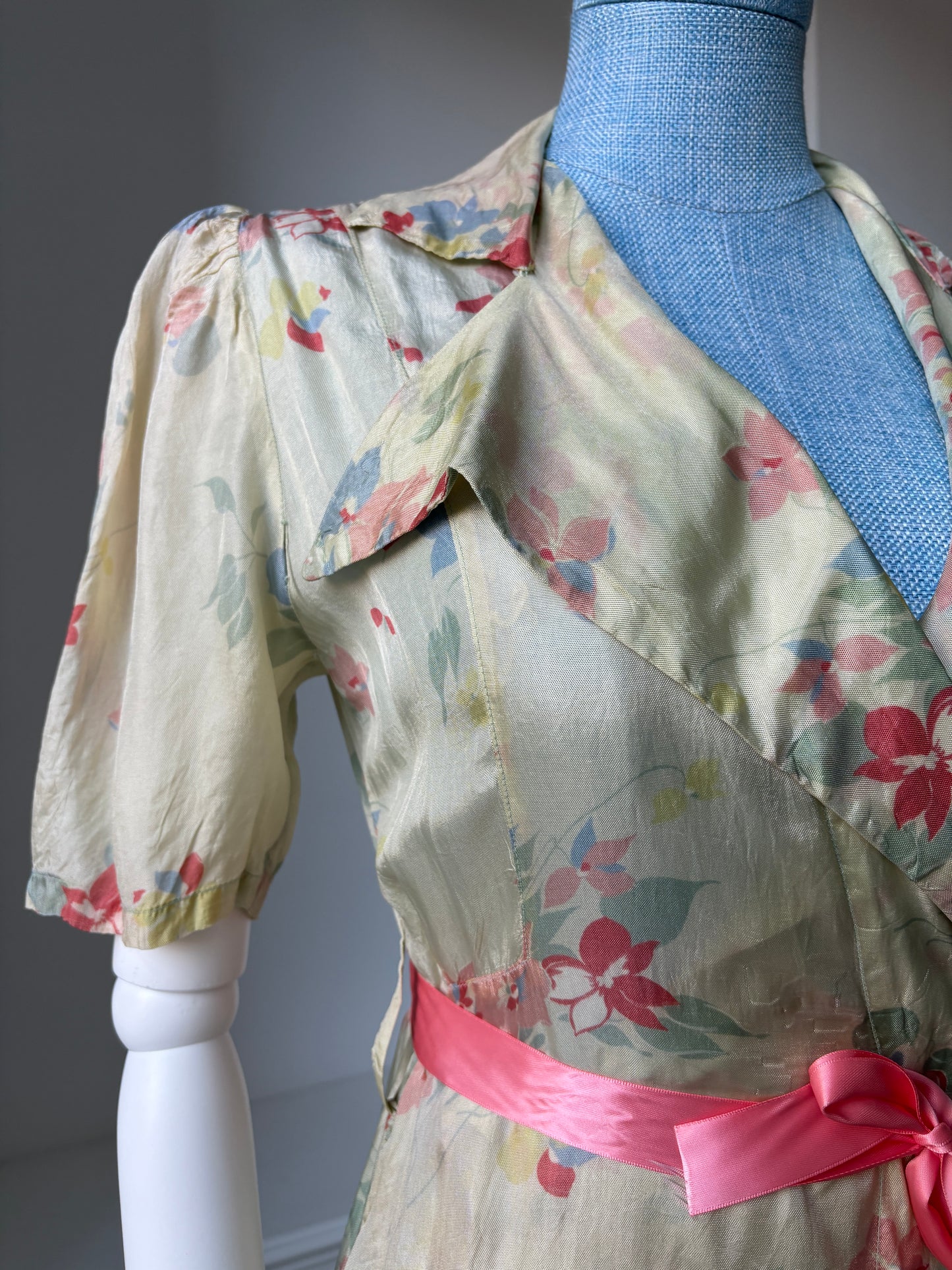 1940s Floral Housecoat