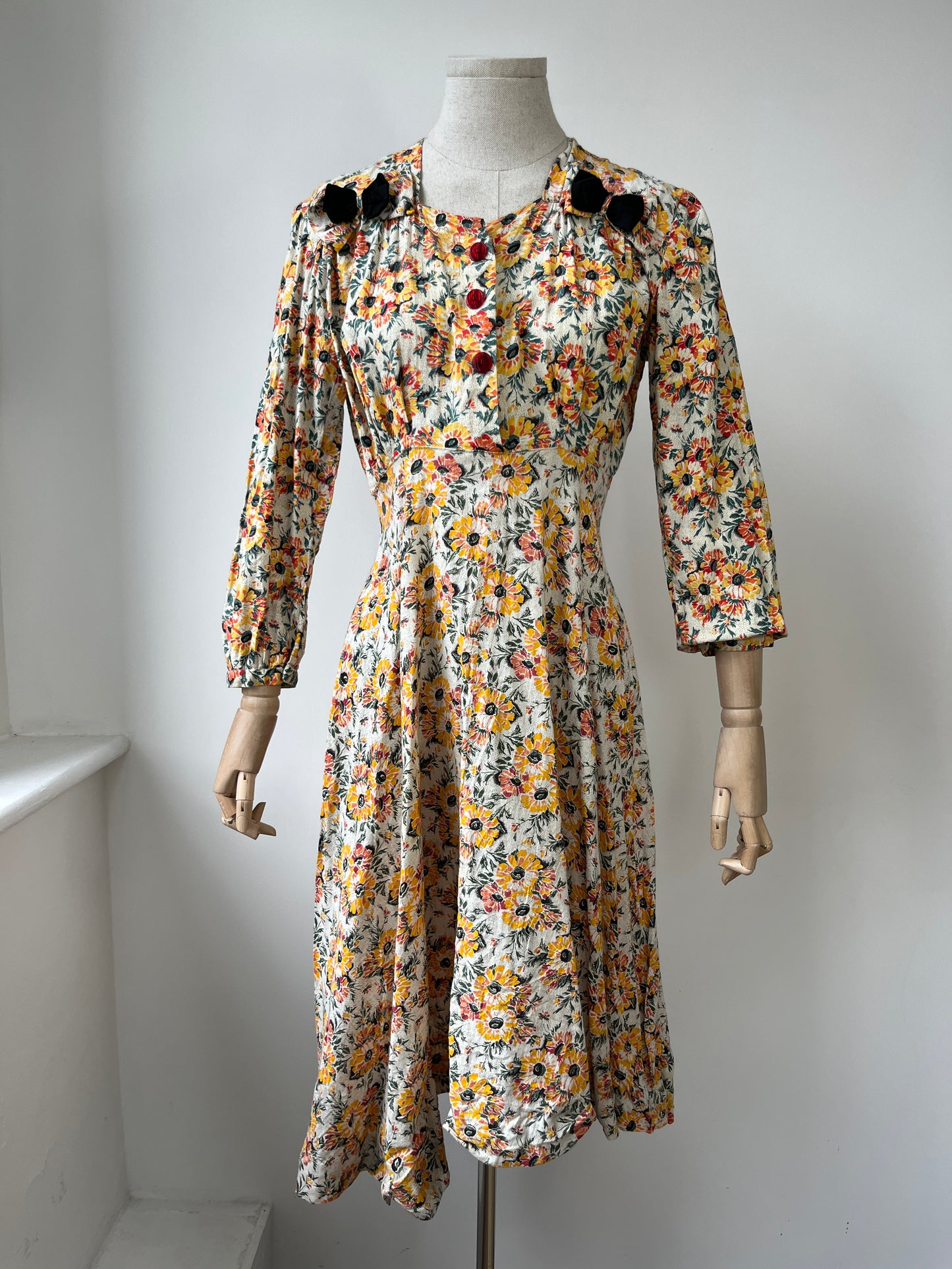 1940s Floral Cotton Dress with Asymmetric Hem and Bows