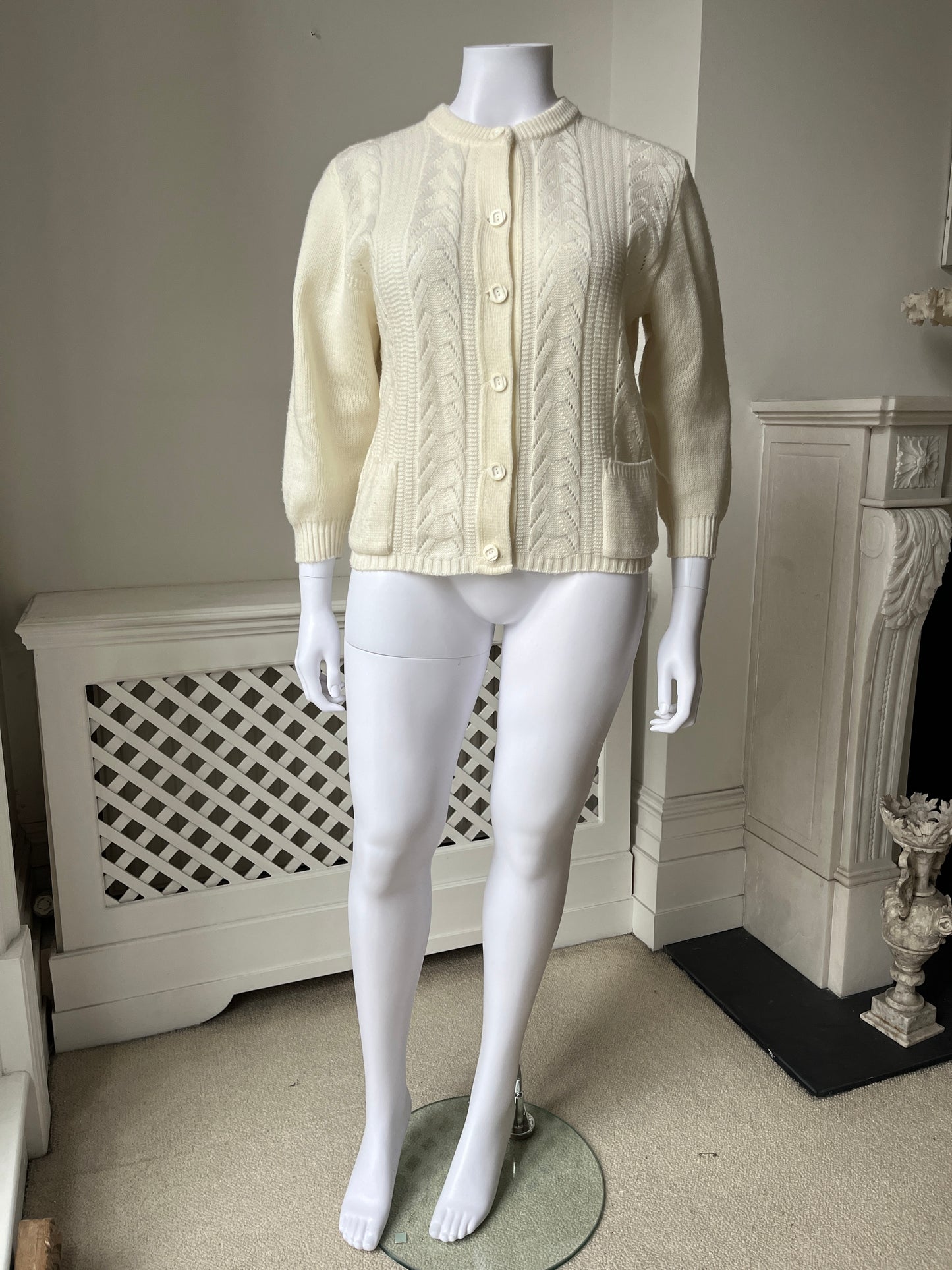 1970s Cream Cardigan with Pockets