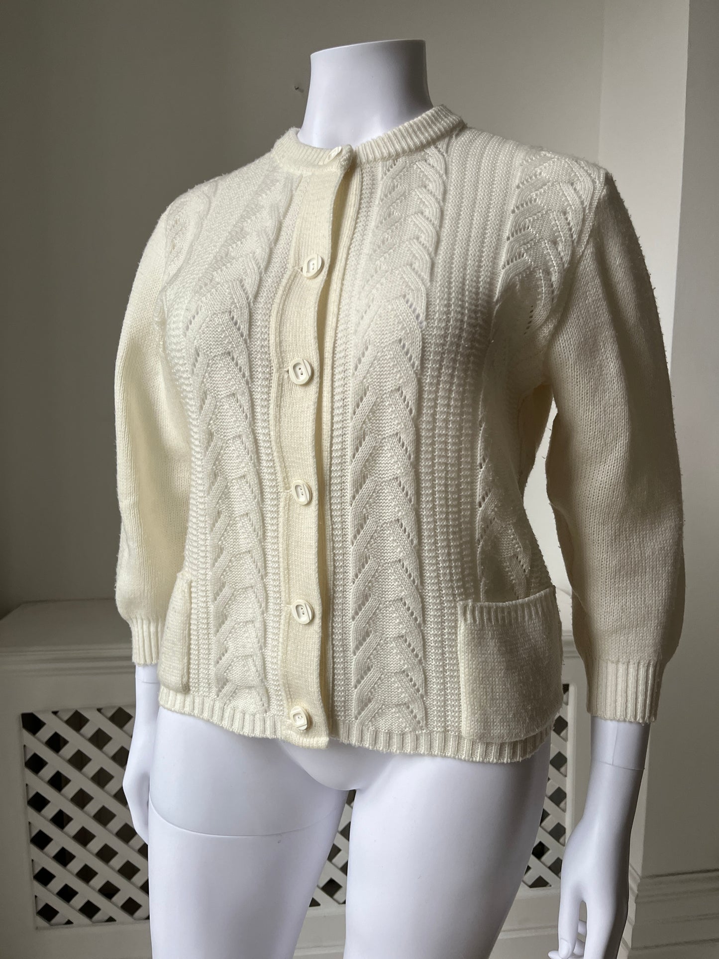 1970s Cream Cardigan with Pockets