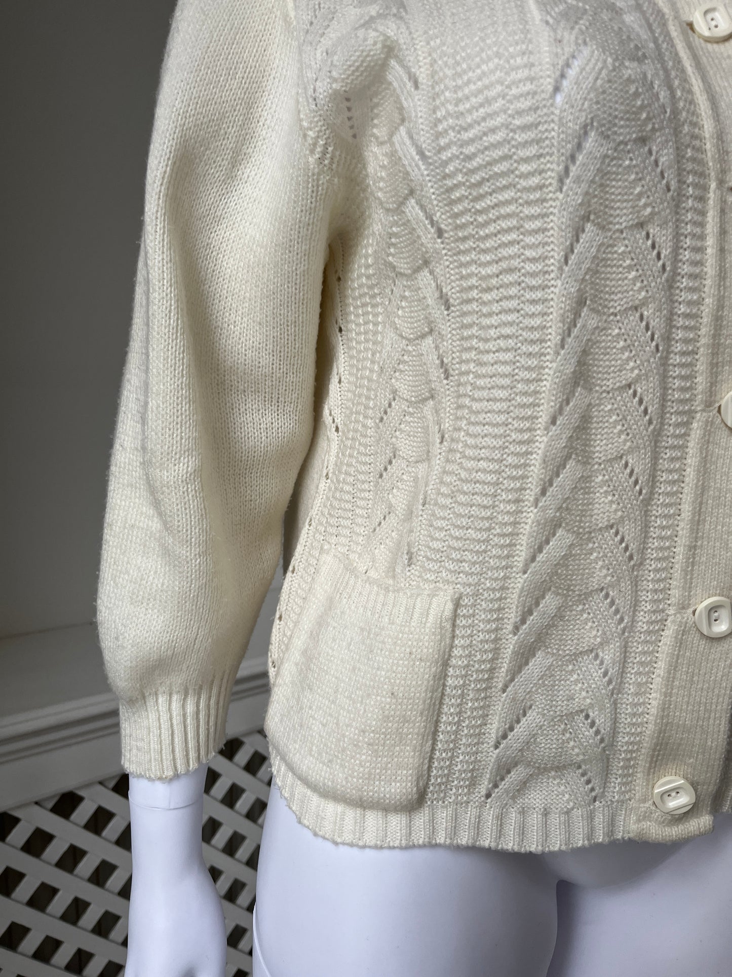 1970s Cream Cardigan with Pockets