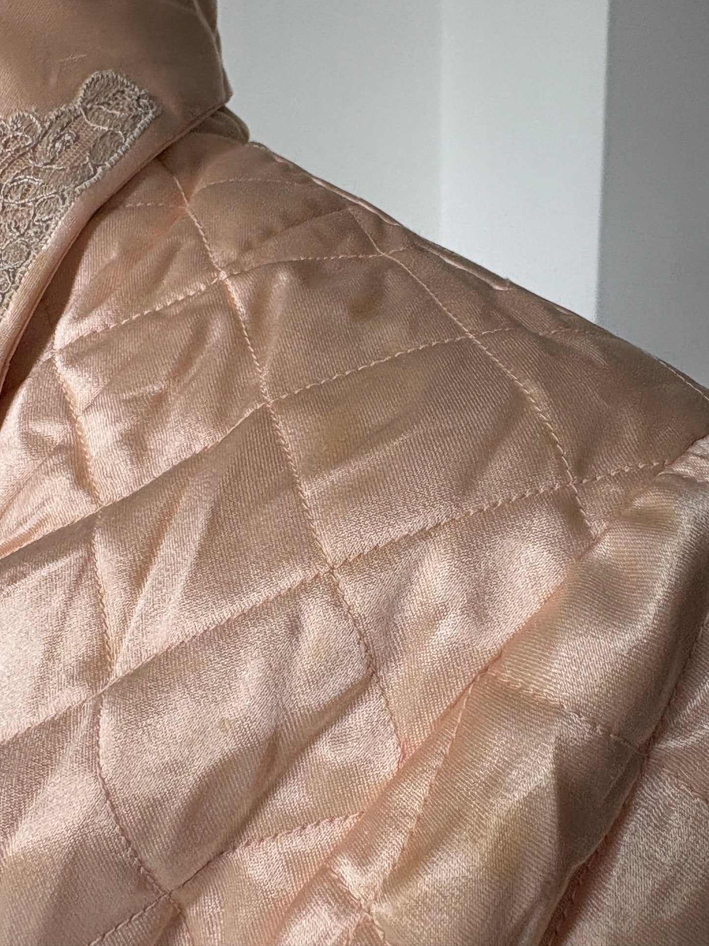 1950s Pink Quilted Bed Jacket