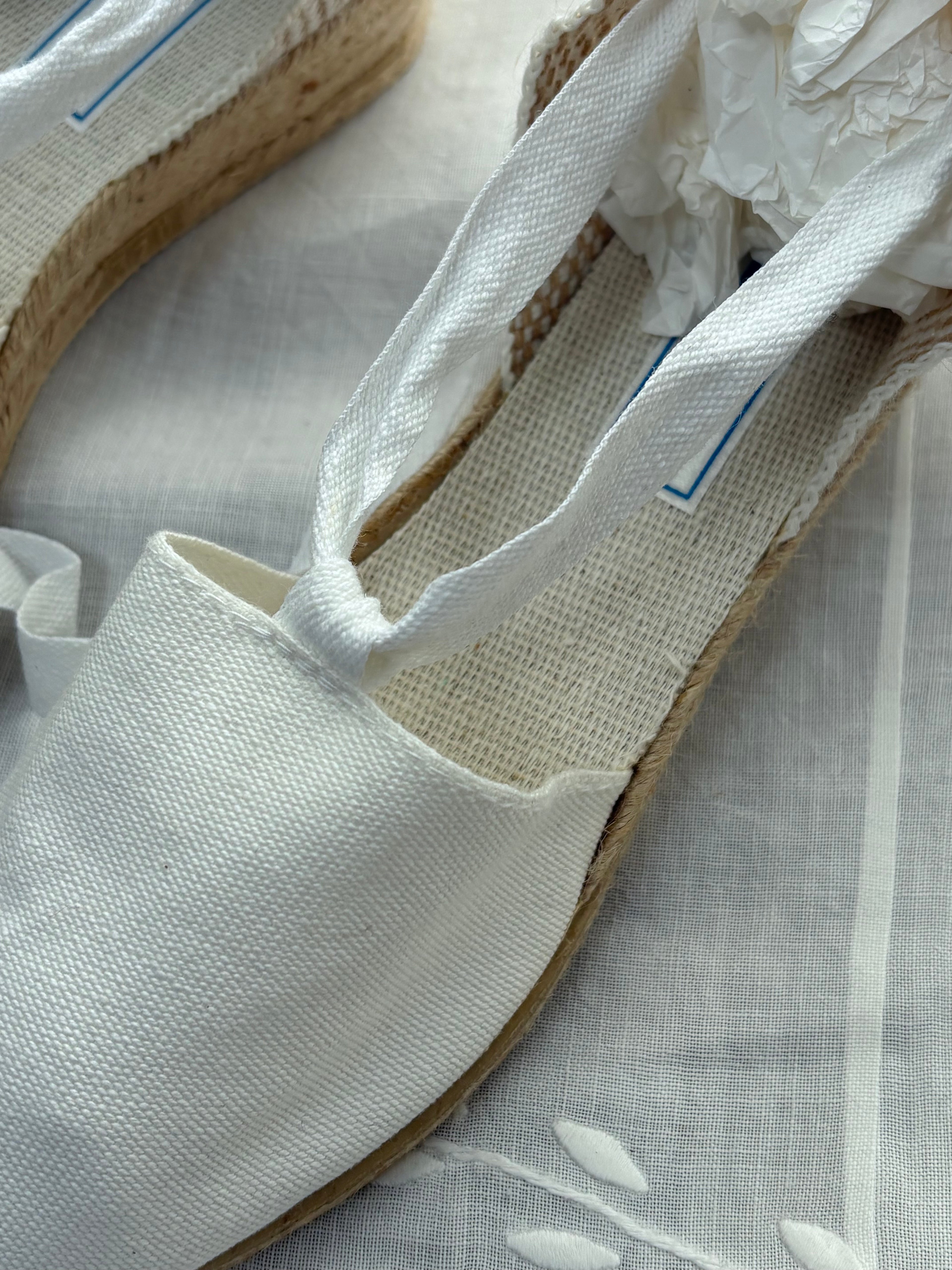 2000s White Espadrille Shoes