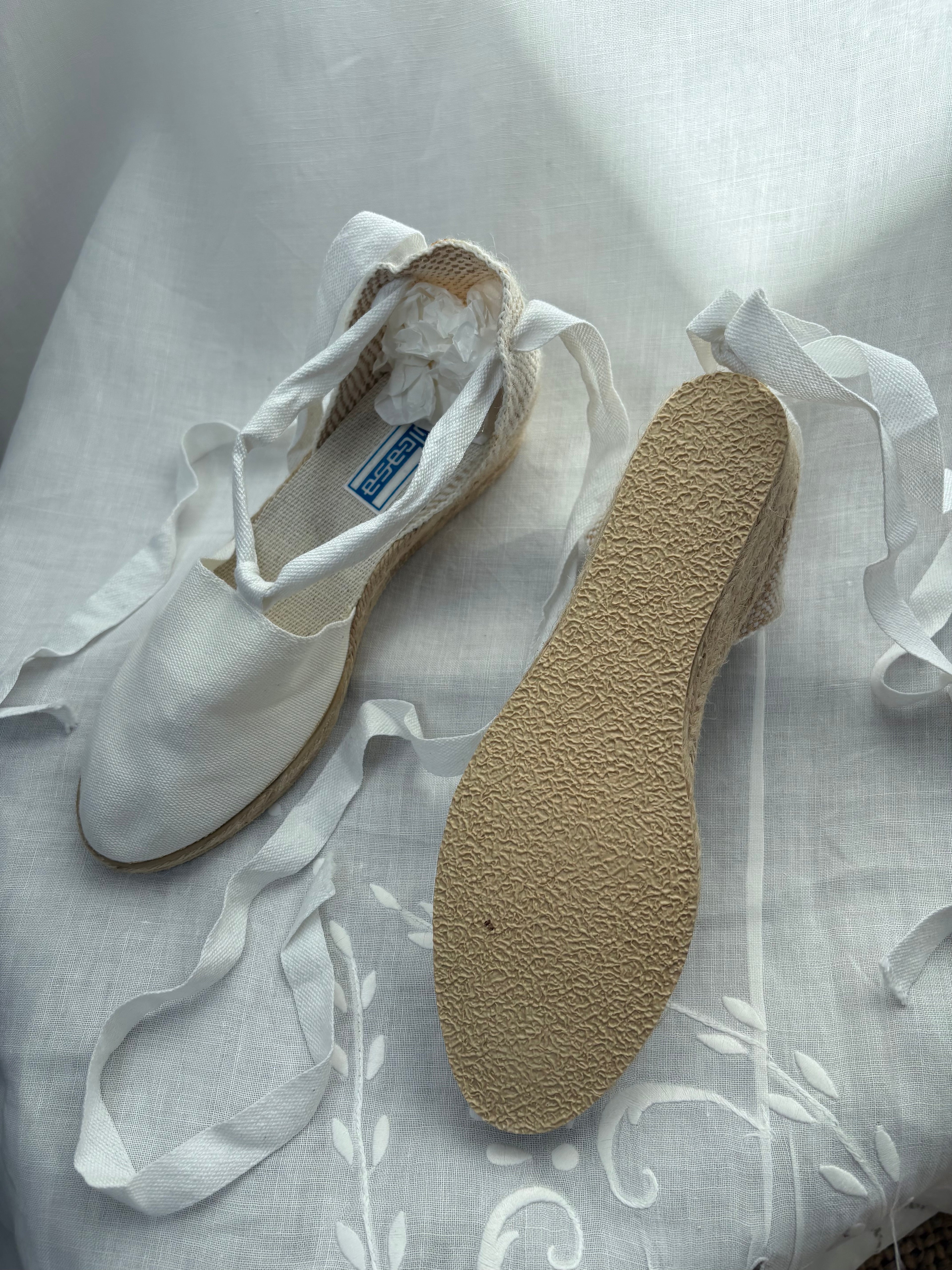 2000s White Espadrille Shoes