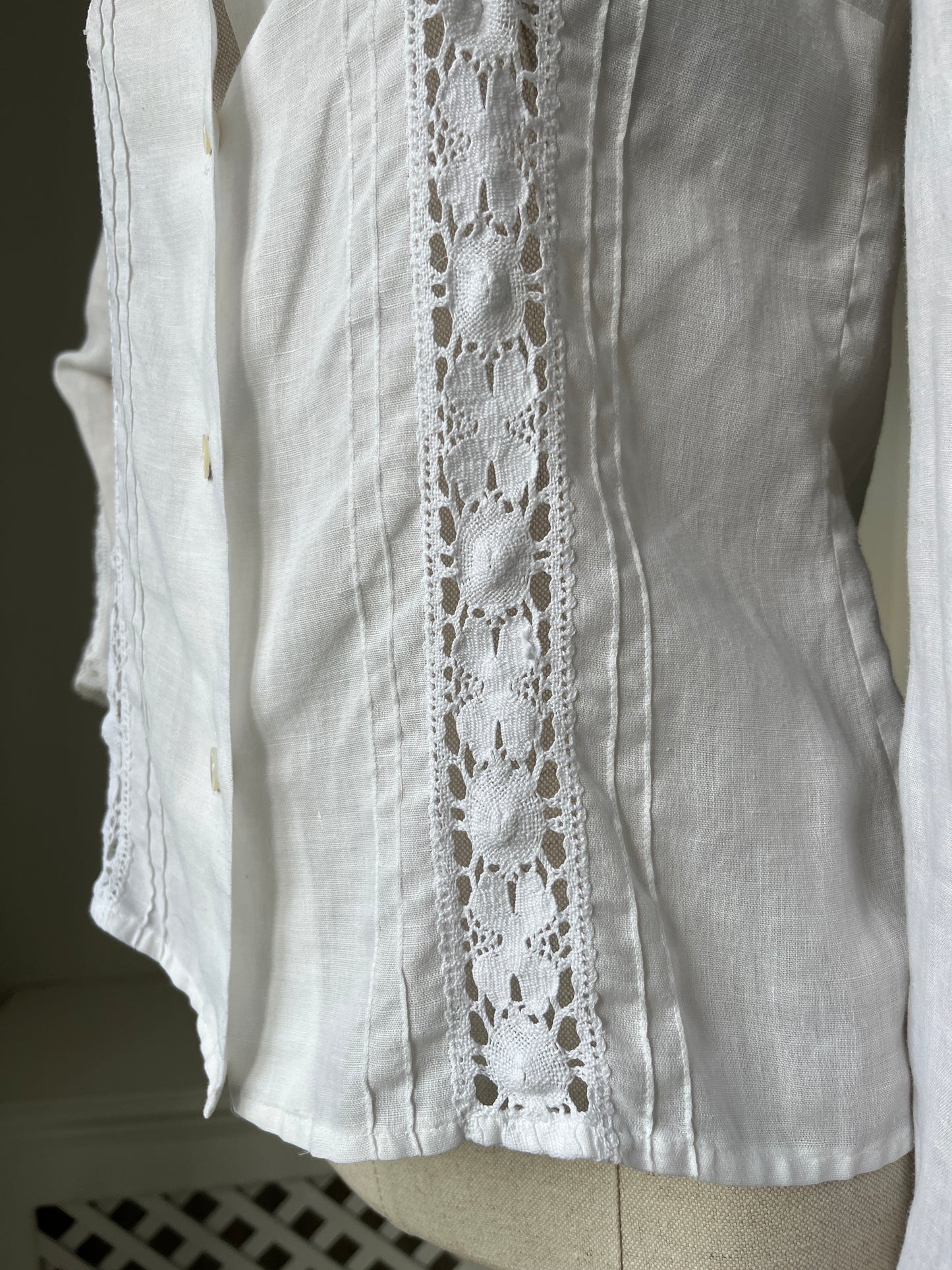 1970s 'Ines' White Cotton and Crochet Blouse