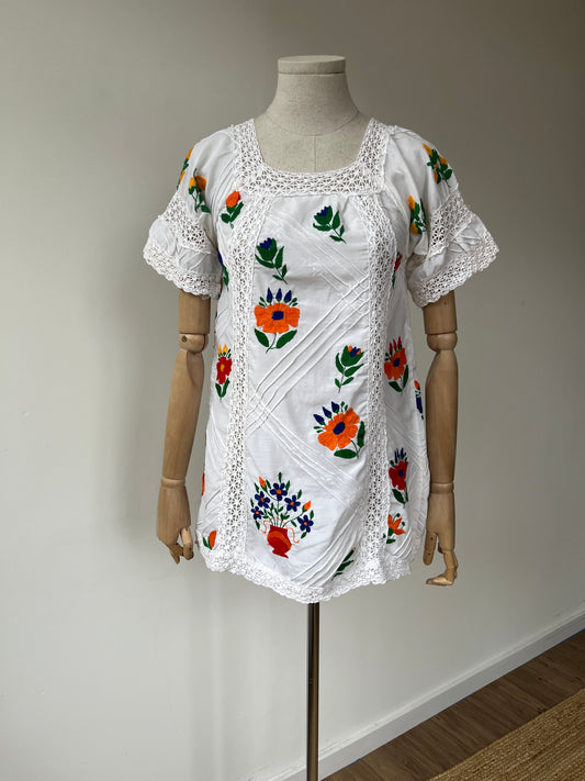 1970s Embroidered Mexican Folk Blouse