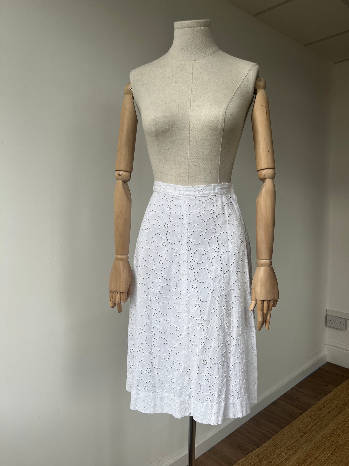 1950s White Broderie A-Line Summer Skirt