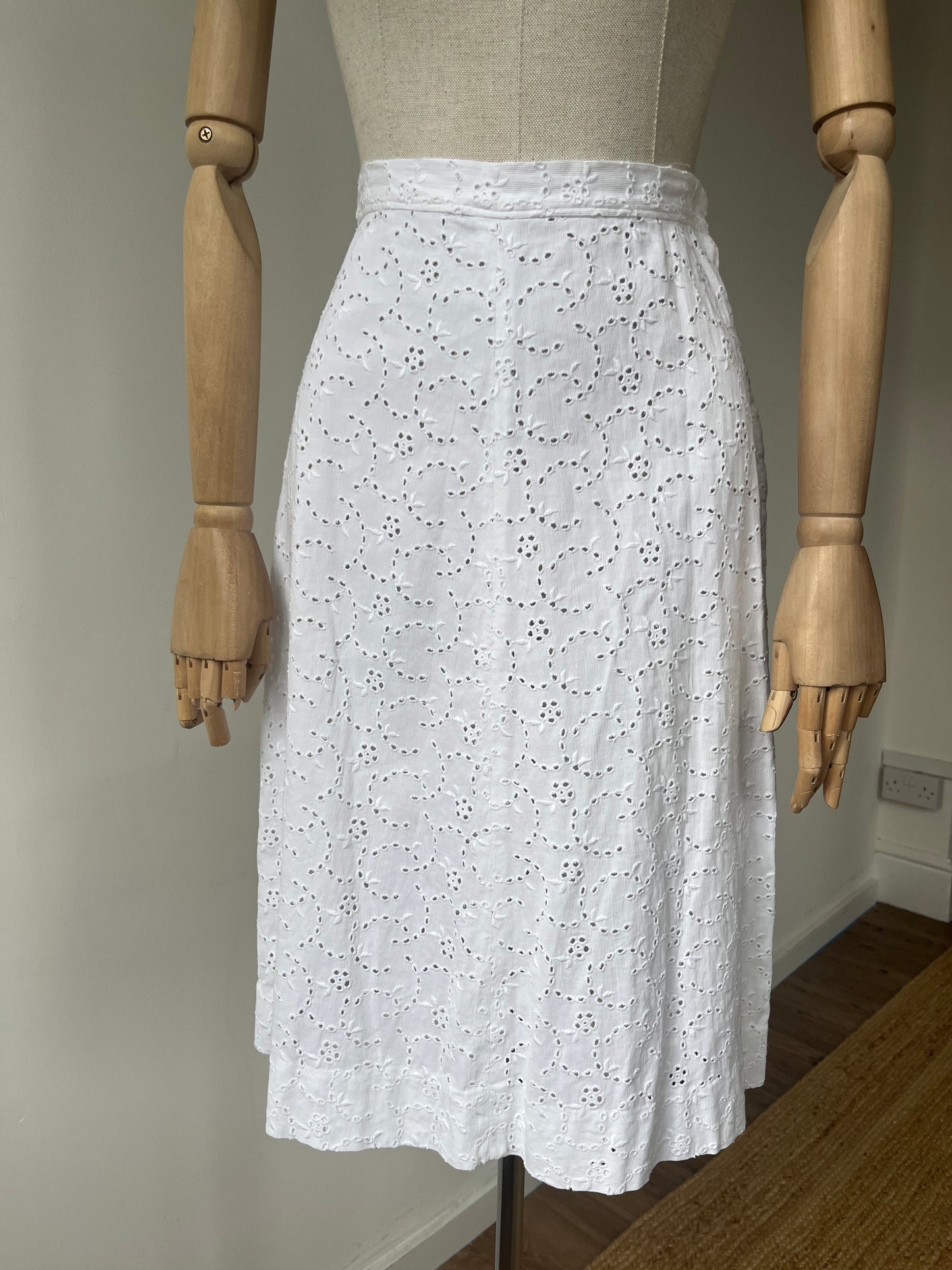 1950s White Broderie A-Line Summer Skirt