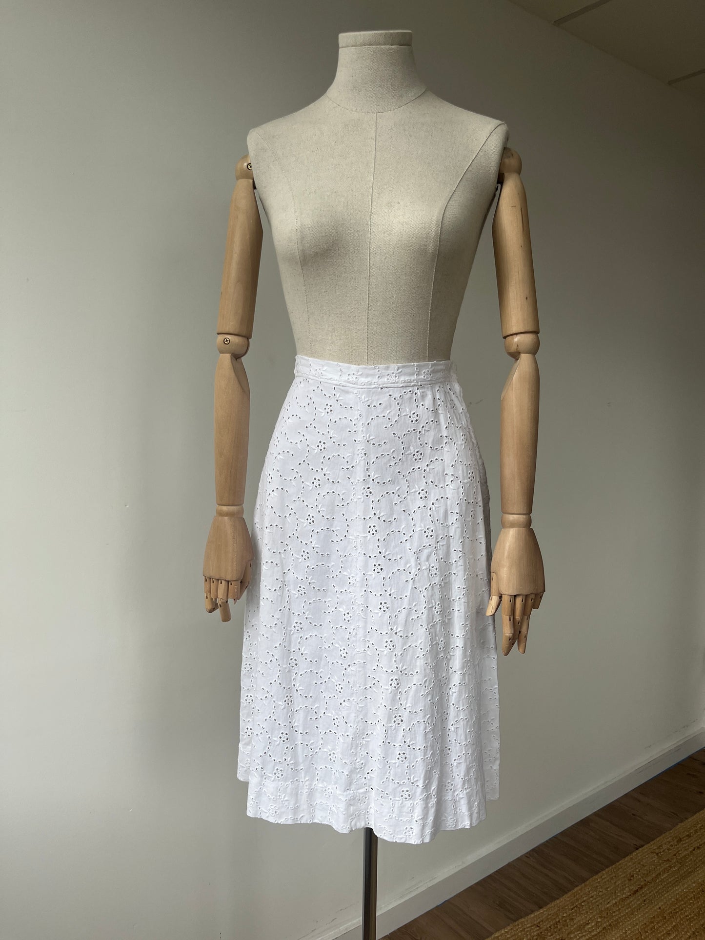 1950s White Broderie A-Line Summer Skirt