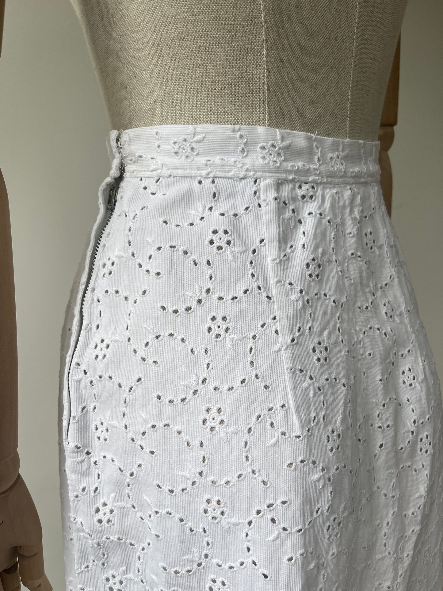 1950s White Broderie A-Line Summer Skirt